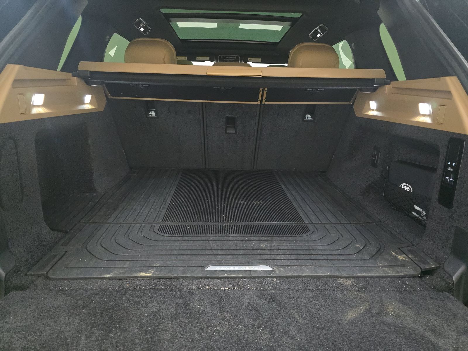 2025 Land Rover Range Rover SE AWD