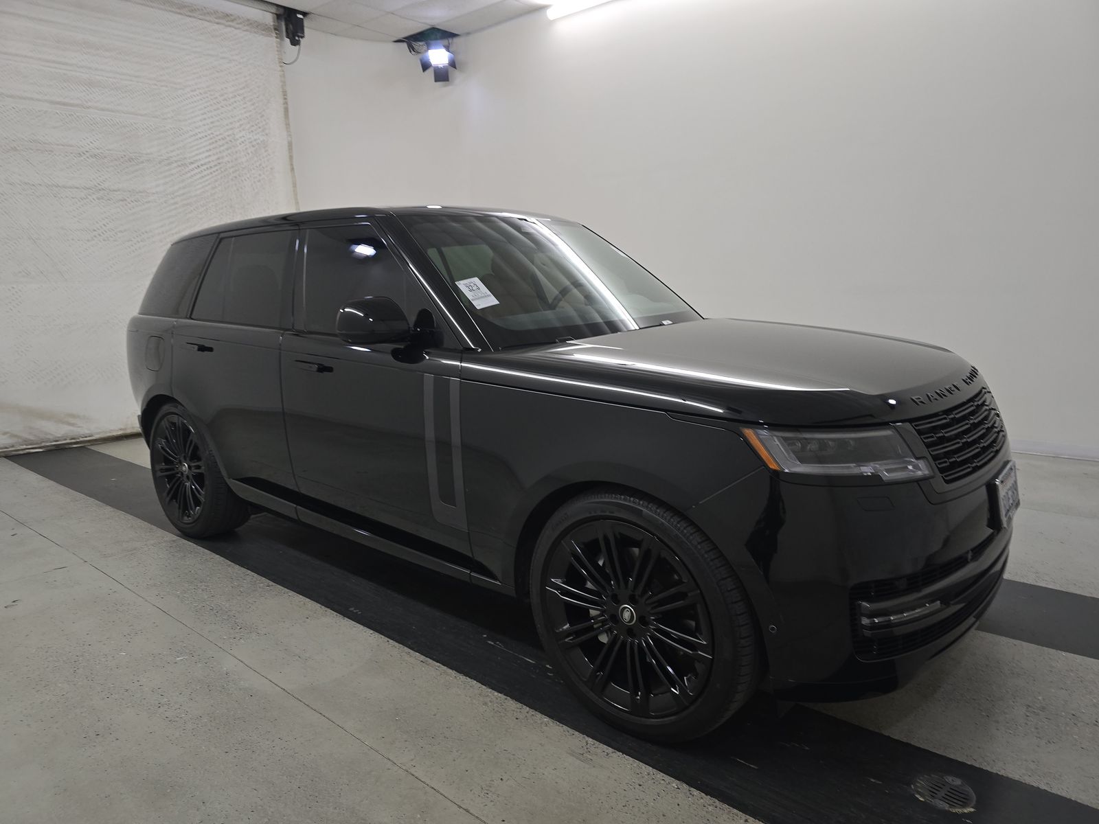 2025 Land Rover Range Rover SE AWD