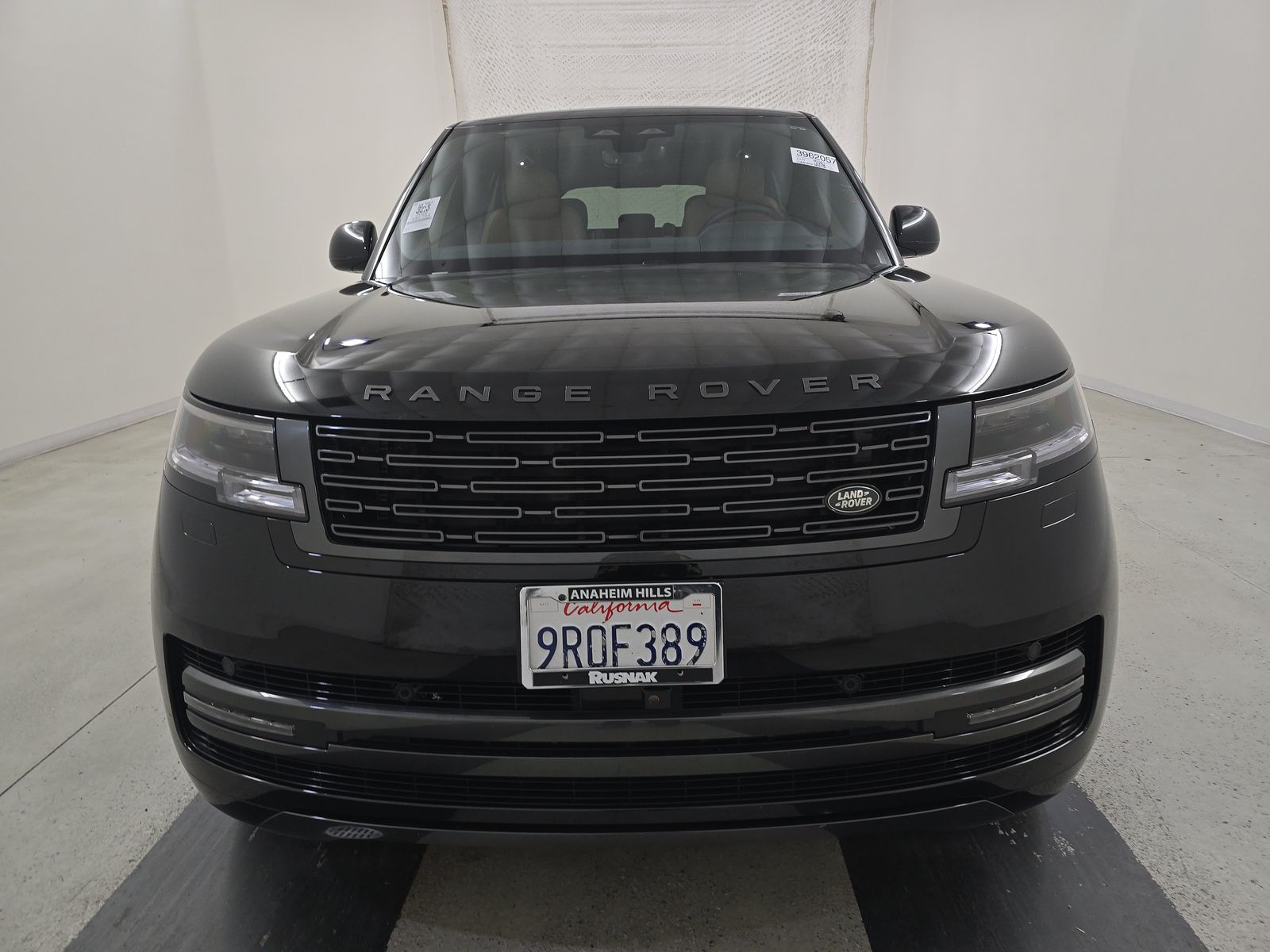 2025 Land Rover Range Rover SE AWD