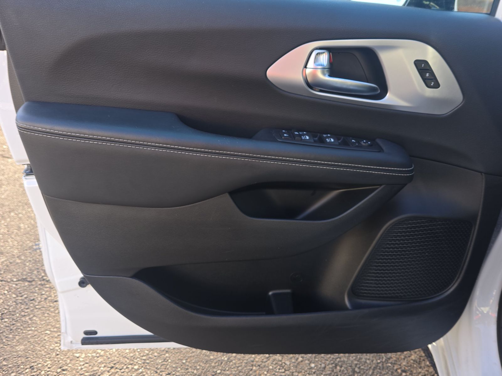 2025 Chrysler Pacifica Limited FWD