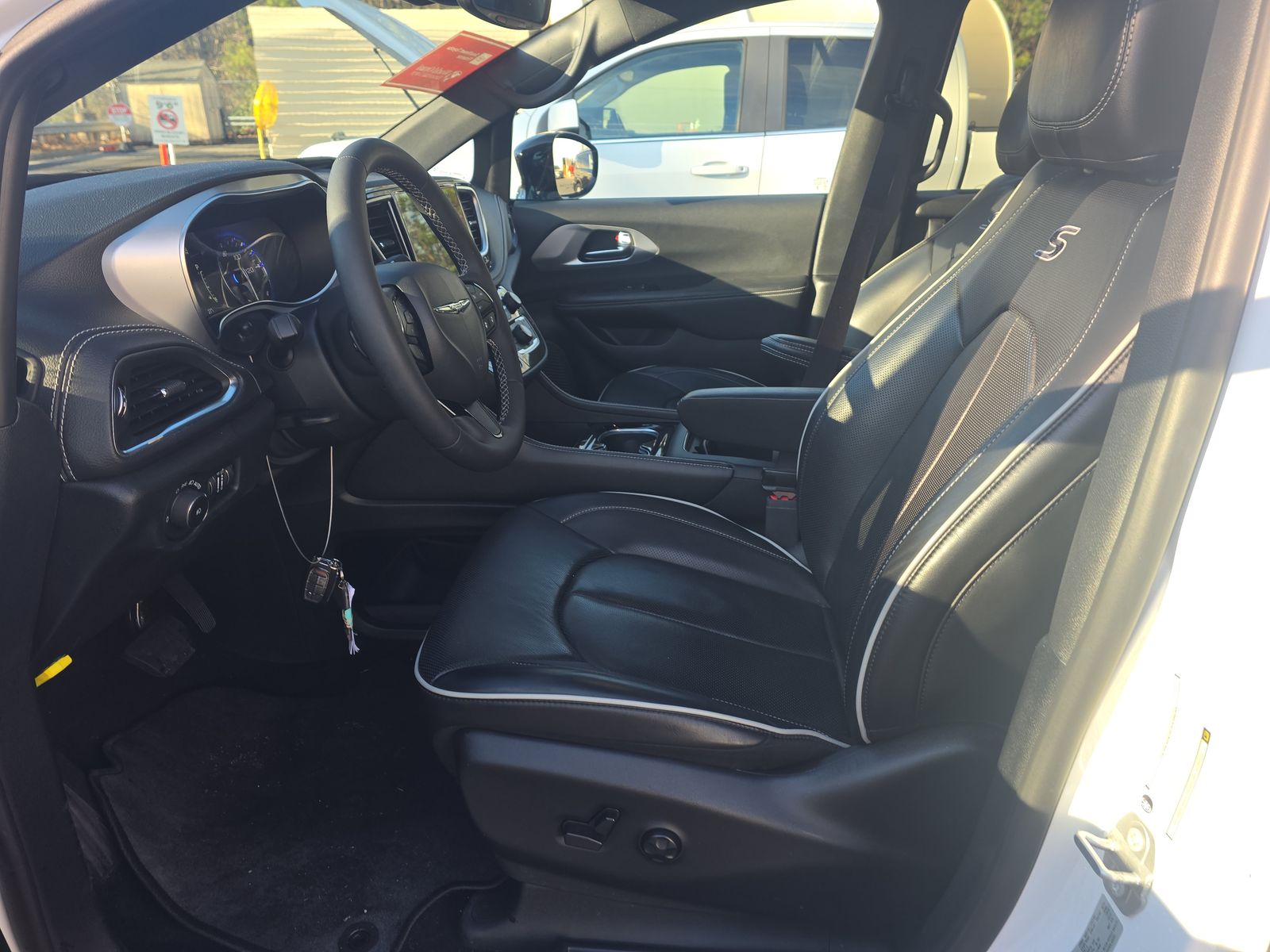 2025 Chrysler Pacifica Limited FWD