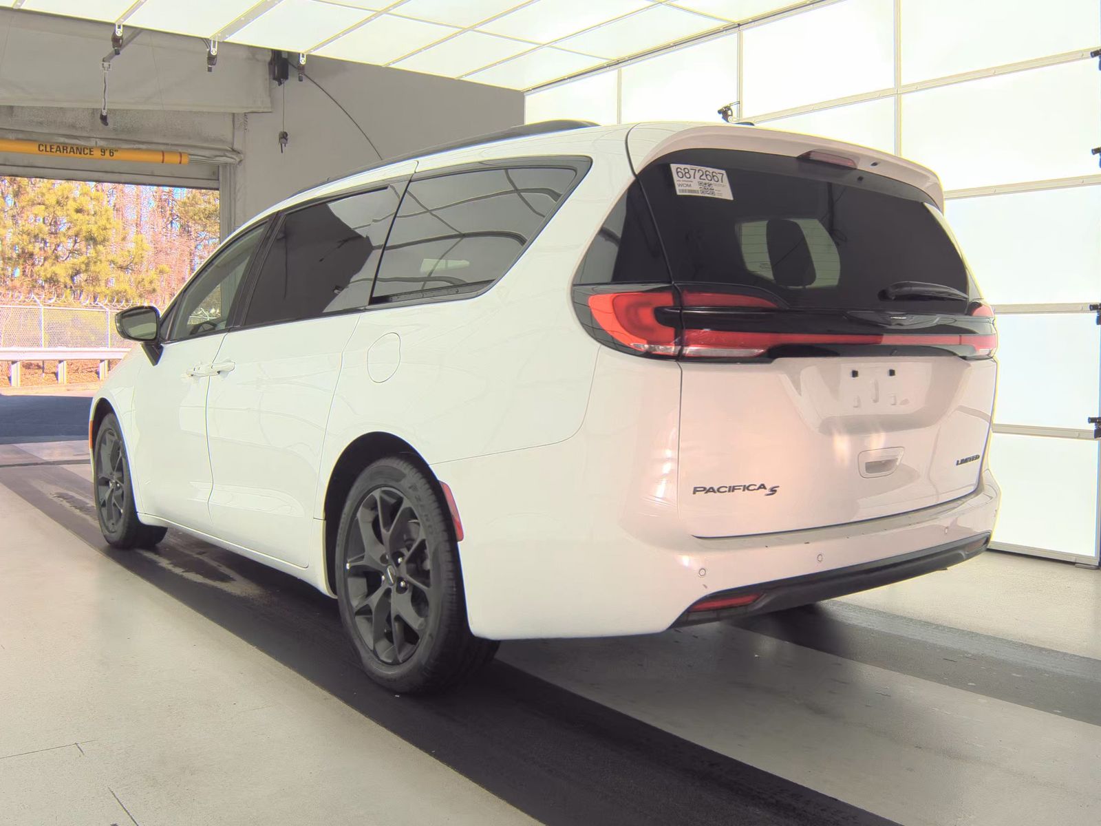 2025 Chrysler Pacifica Limited FWD