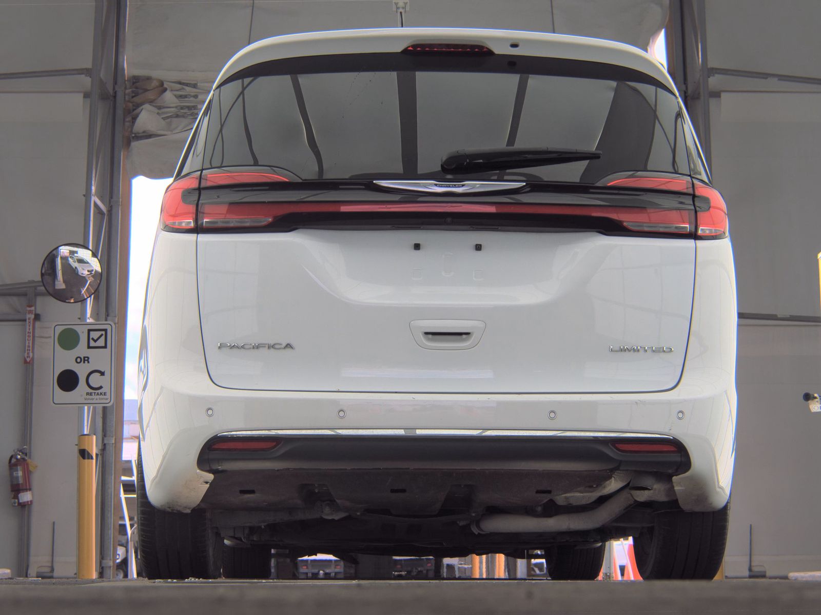 2023 Chrysler Pacifica Limited FWD