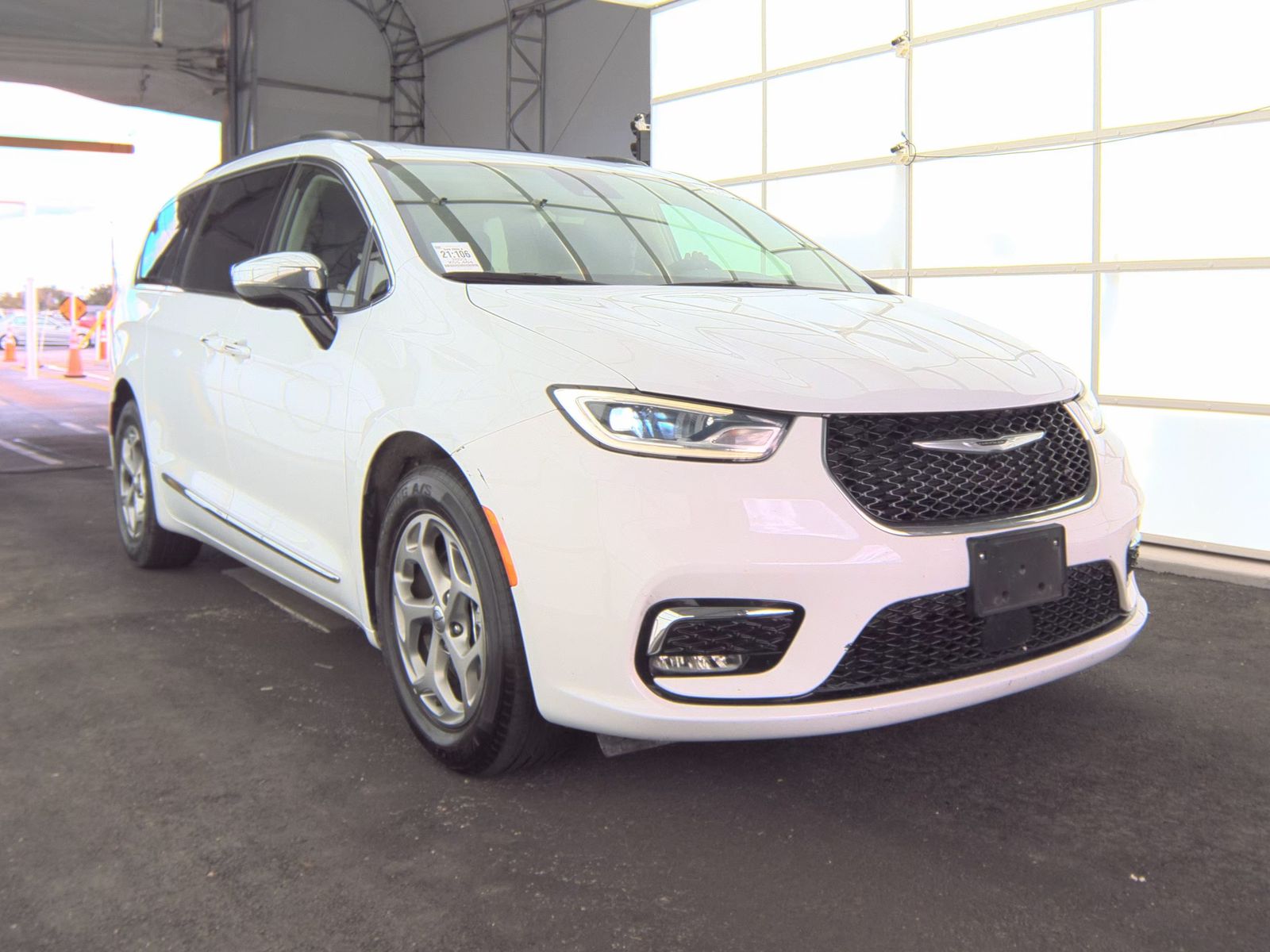 2023 Chrysler Pacifica Limited FWD