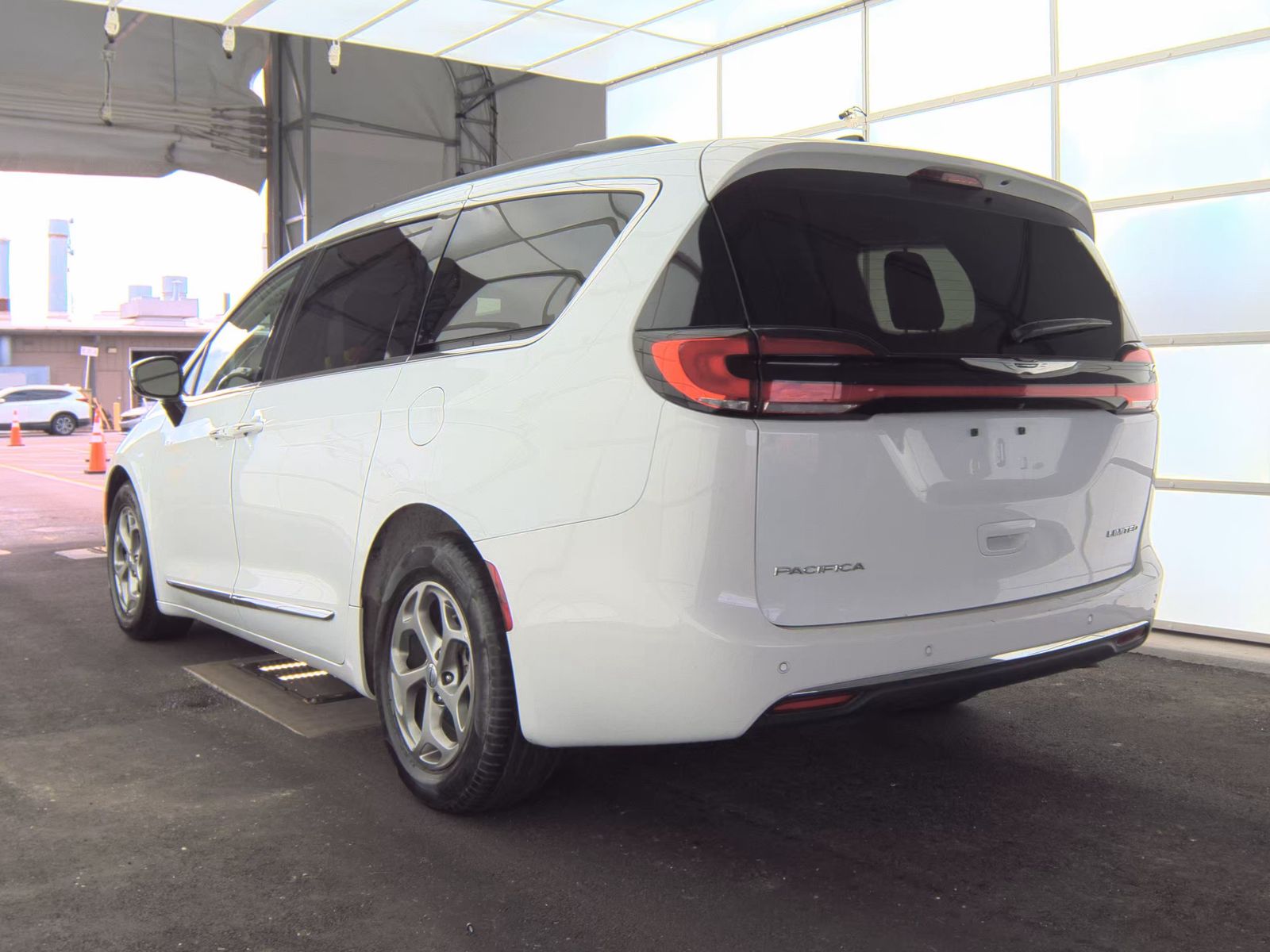 2023 Chrysler Pacifica Limited FWD