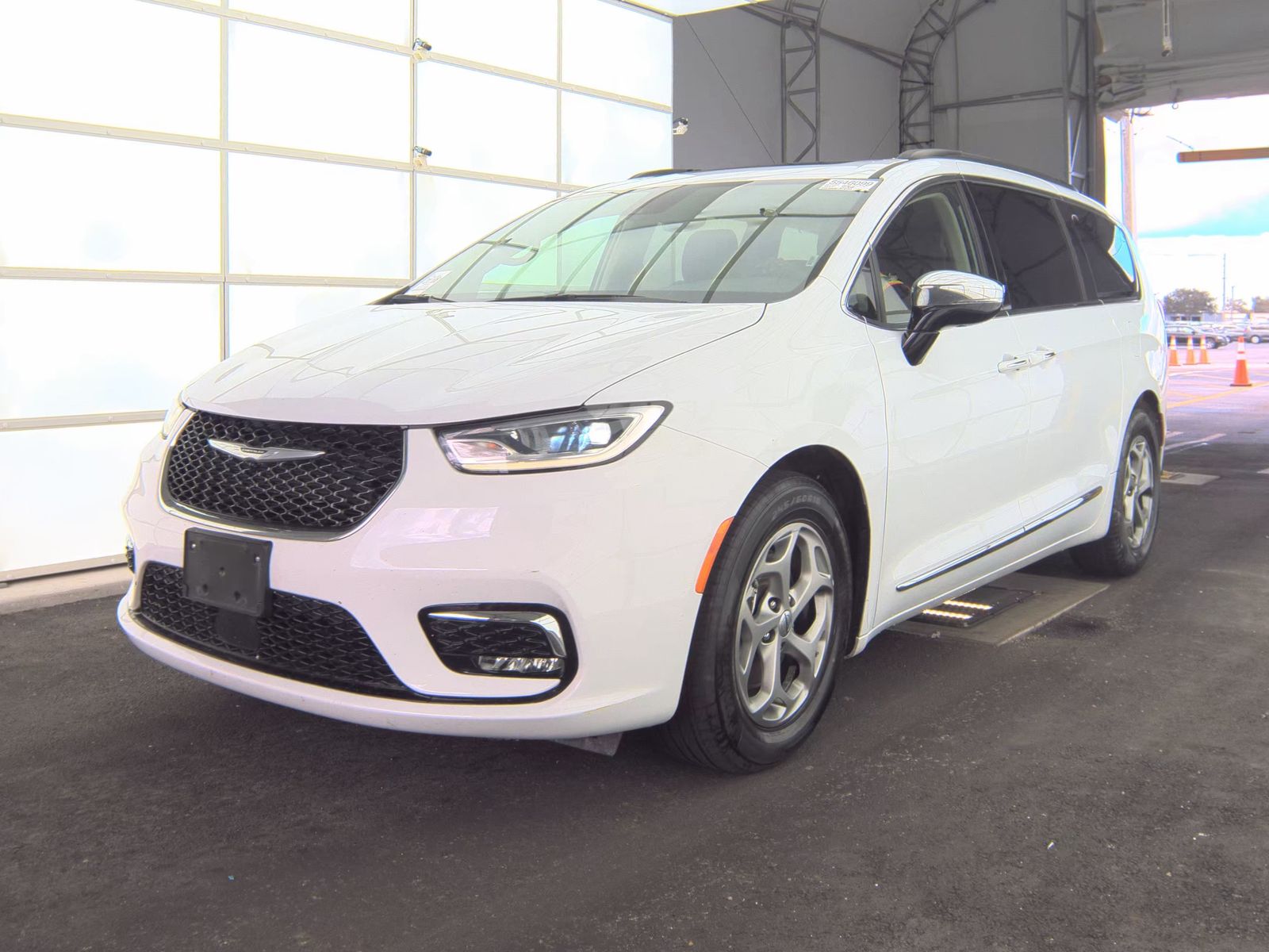 2023 Chrysler Pacifica Limited FWD