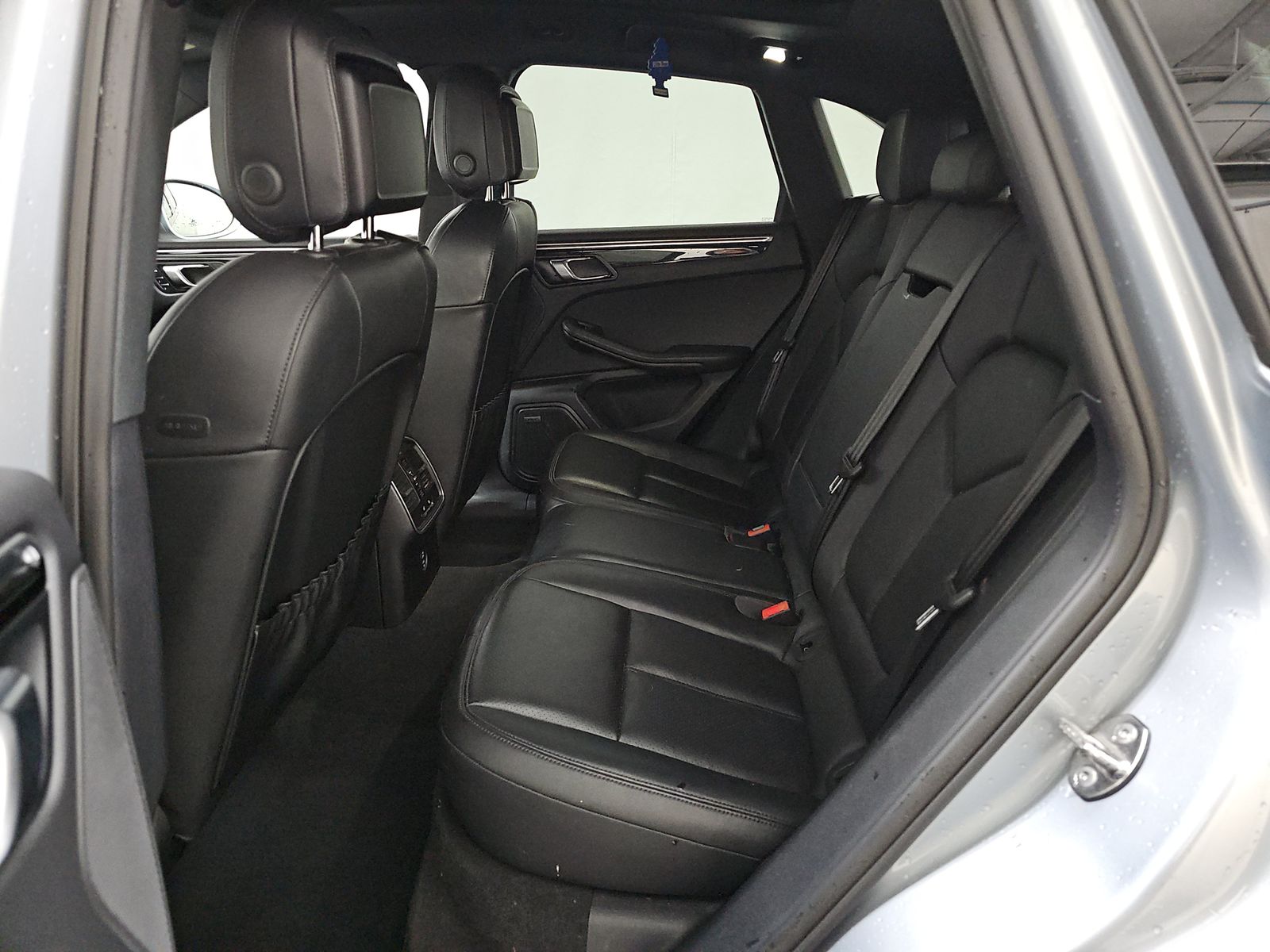 2023 Porsche Macan Base AWD