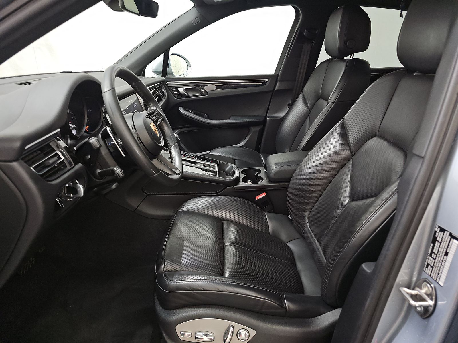 2023 Porsche Macan Base AWD