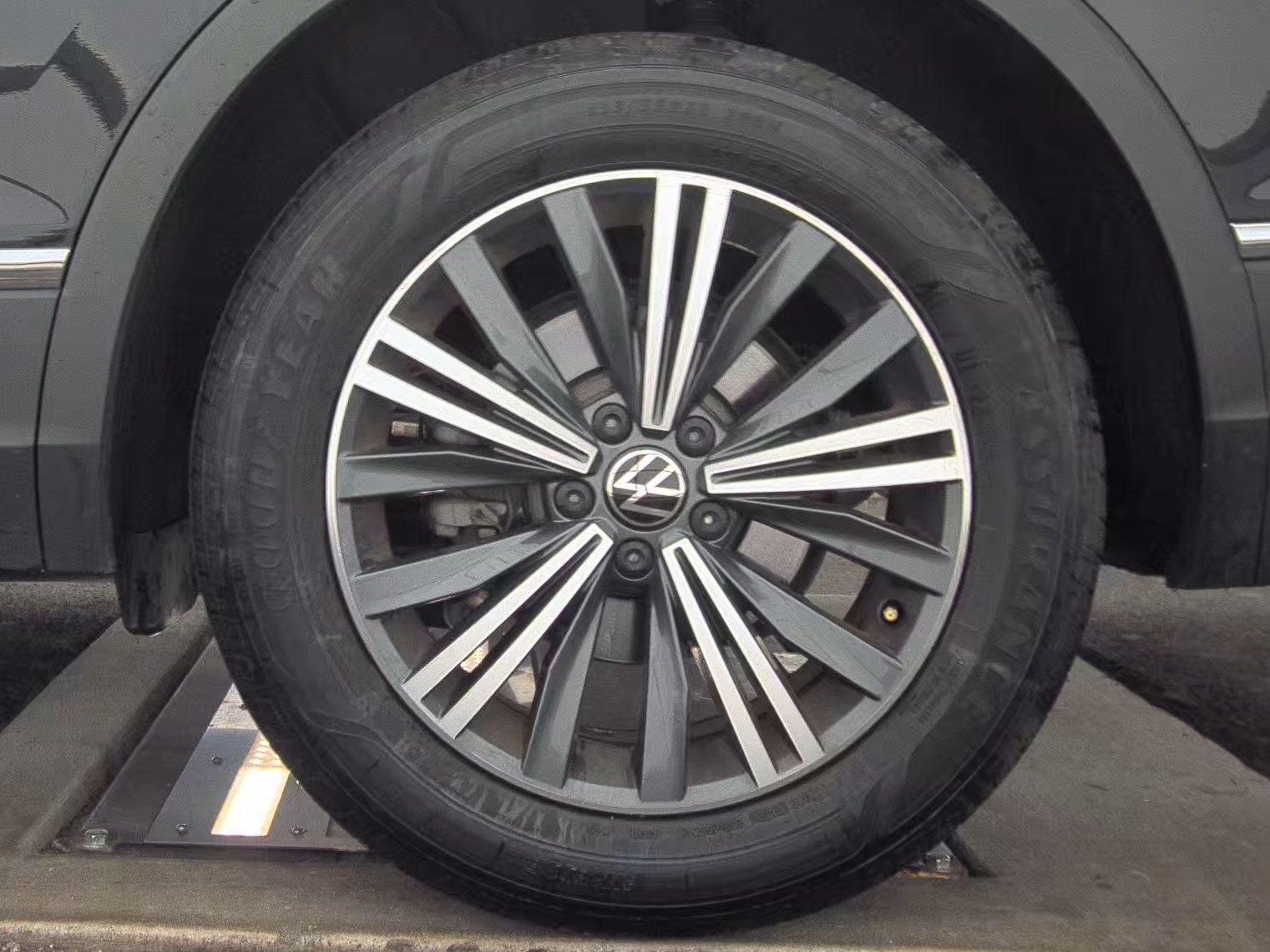 2024 Volkswagen Tiguan 2.0T Wolfsburg Edition FWD