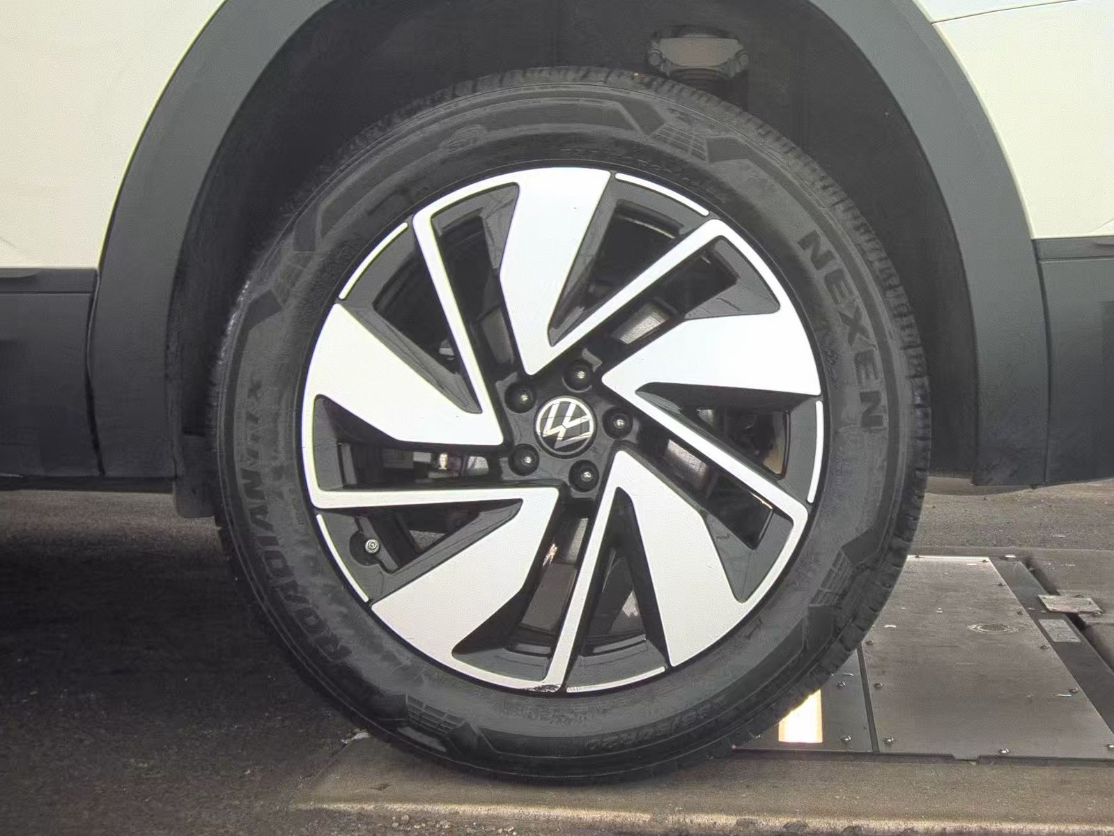 2024 Volkswagen Atlas 2.0T SE FWD