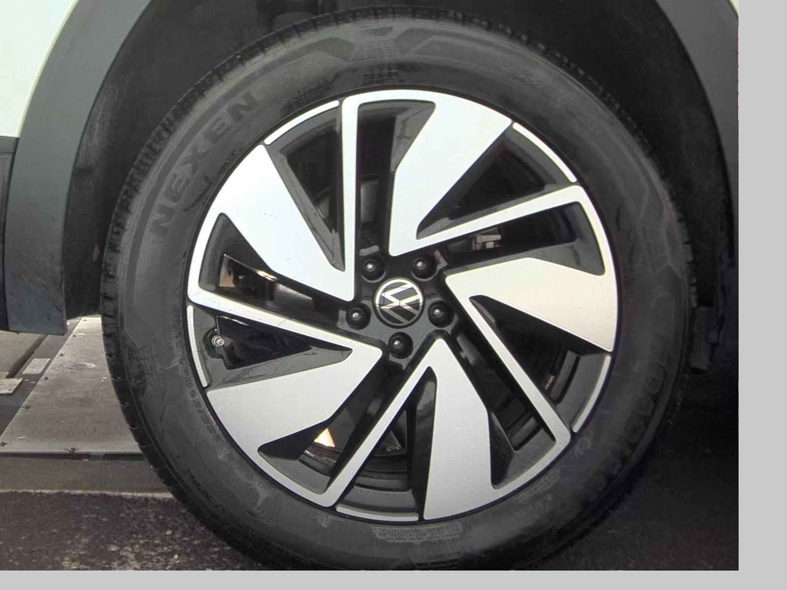 2024 Volkswagen Atlas 2.0T SE FWD