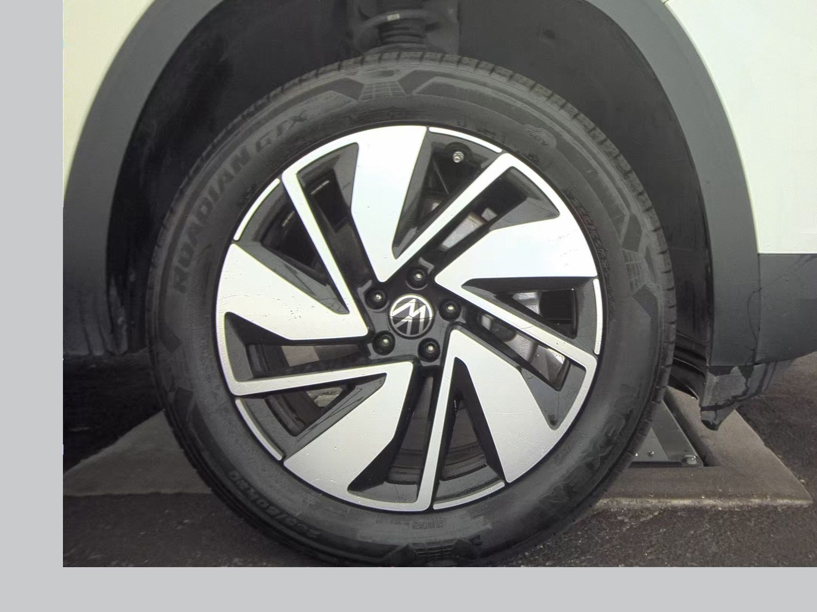 2024 Volkswagen Atlas 2.0T SE FWD