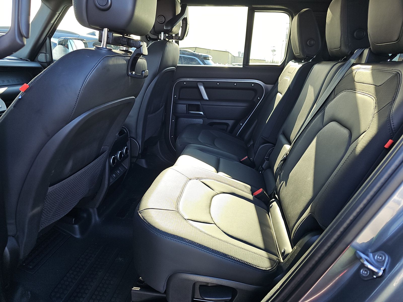 2024 Land Rover Defender 110 X-Dynamic SE AWD