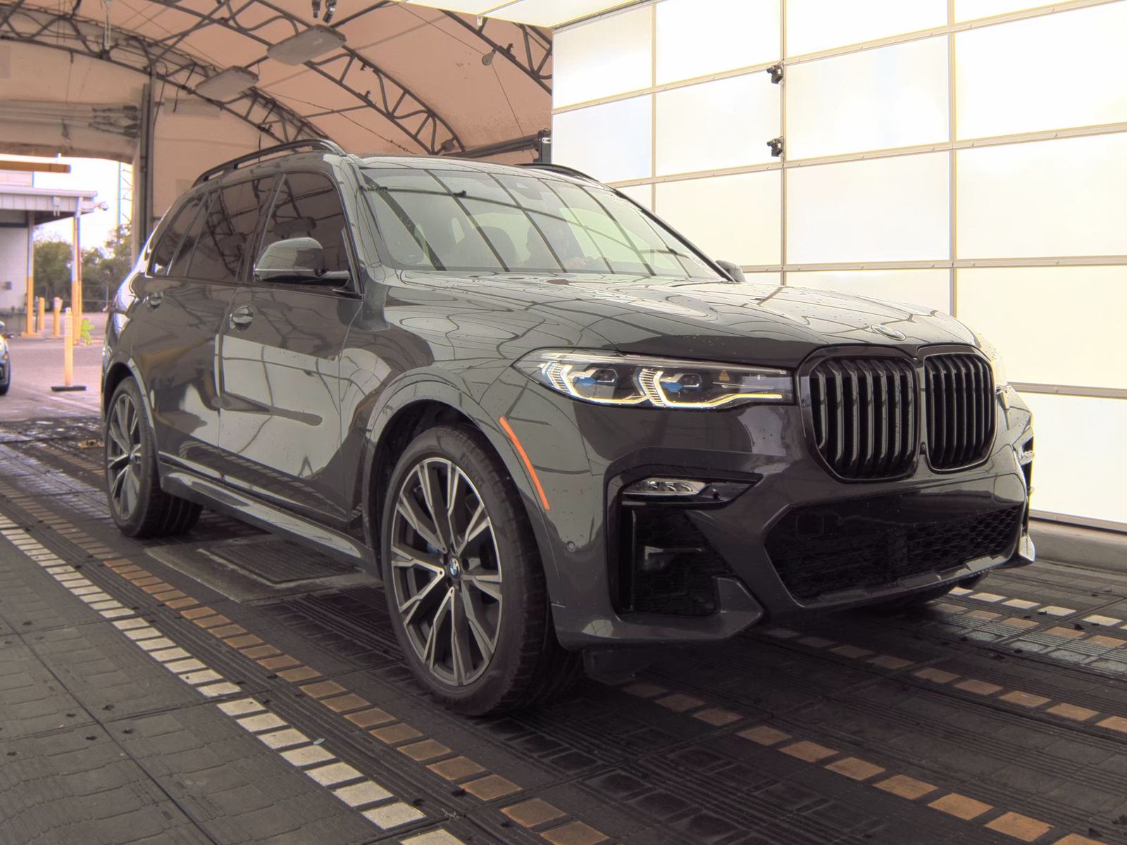 2022 BMW X7 M50i AWD