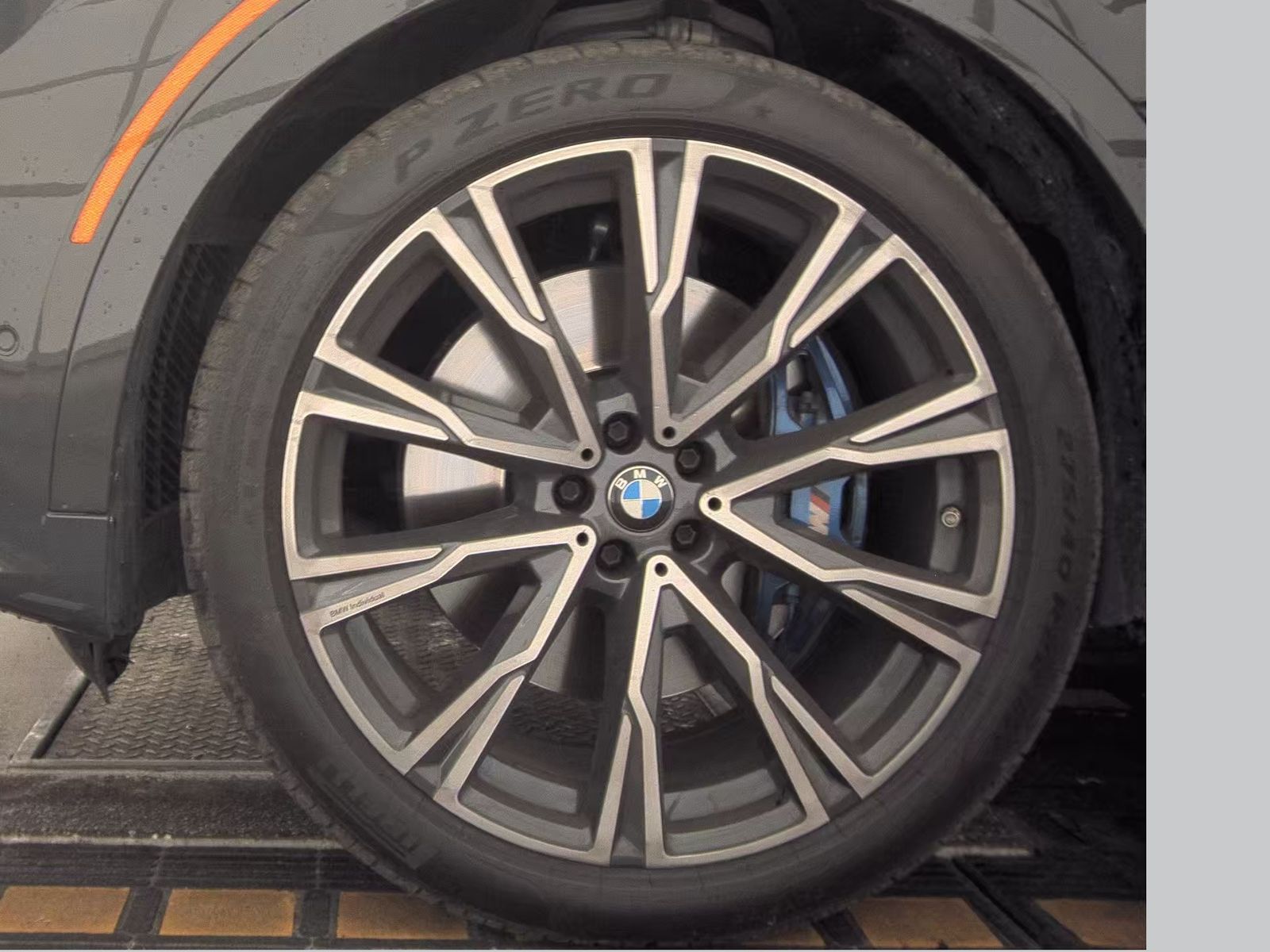 2022 BMW X7 M50i AWD