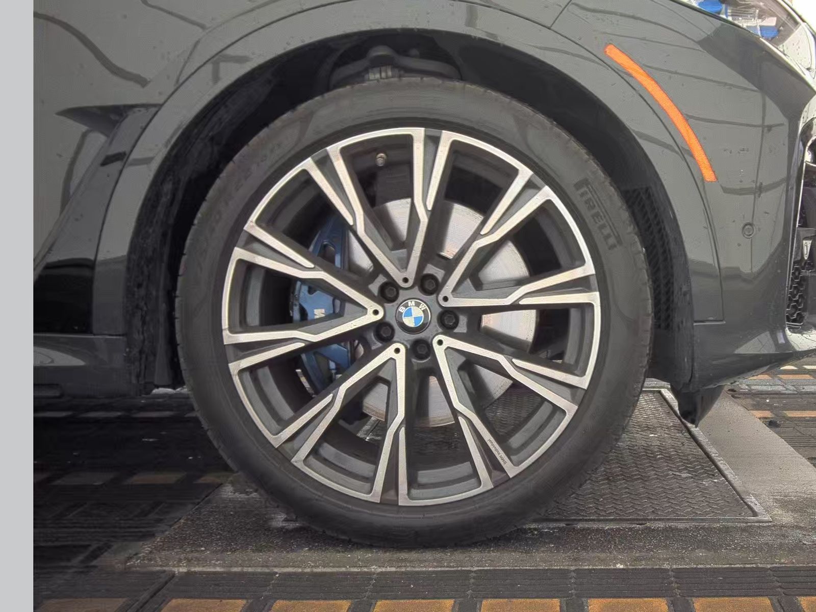 2022 BMW X7 M50i AWD