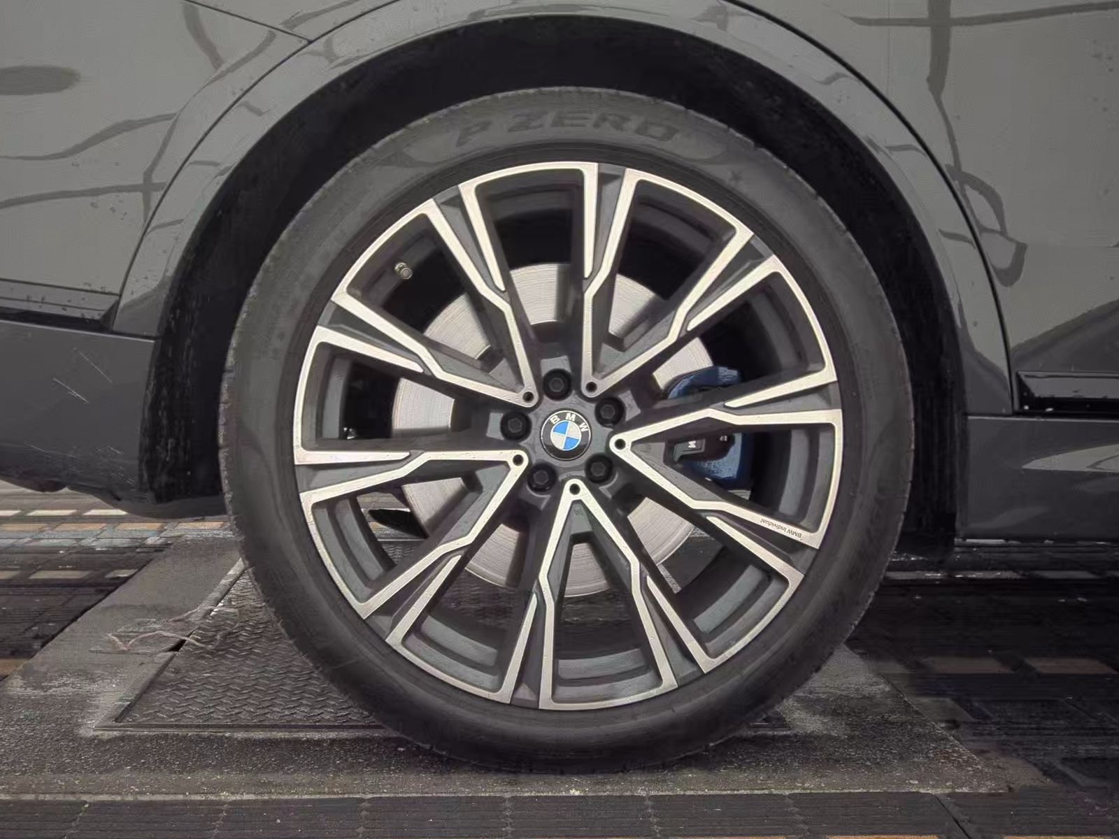 2022 BMW X7 M50i AWD