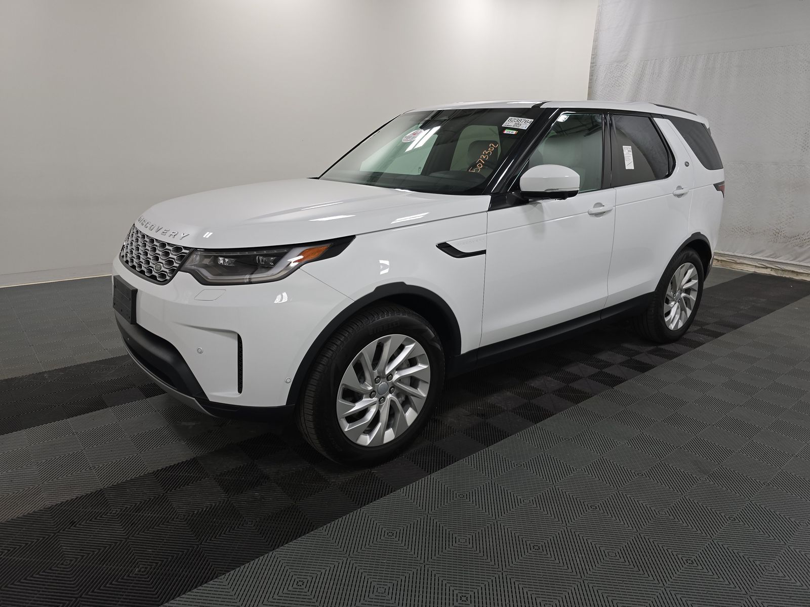 2023 Land Rover Discovery S