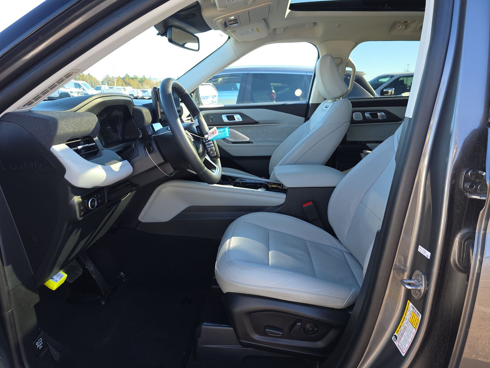 2025 Ford Explorer Platinum AWD