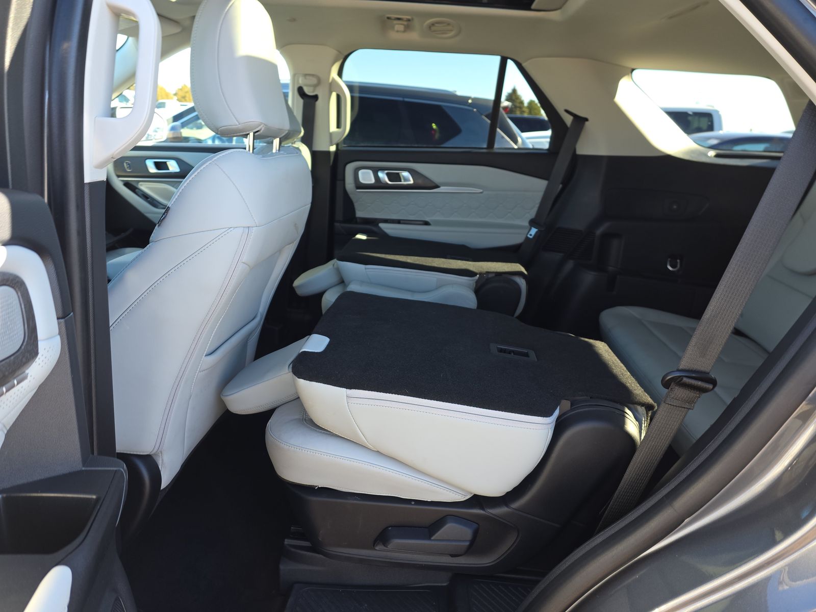 2025 Ford Explorer Platinum AWD