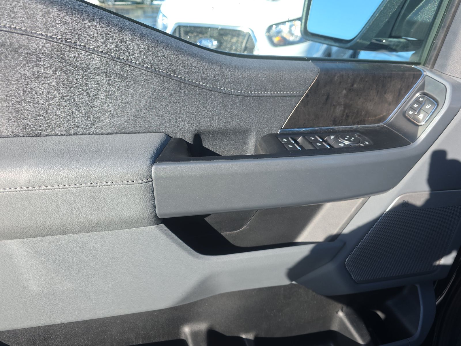 2022 Ford F-150 Hybrid Lariat AWD