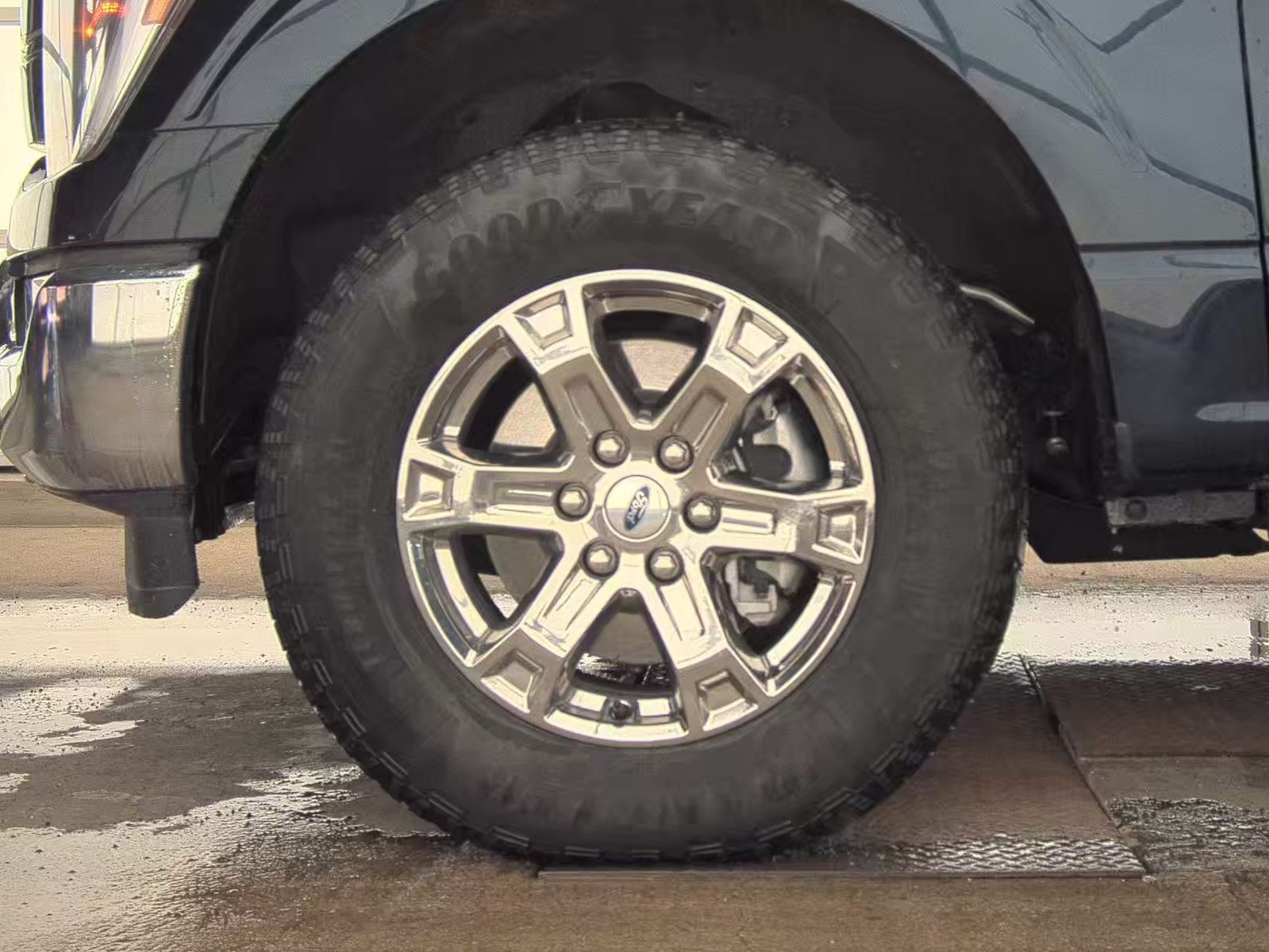 2022 Ford F-150 Hybrid Lariat AWD