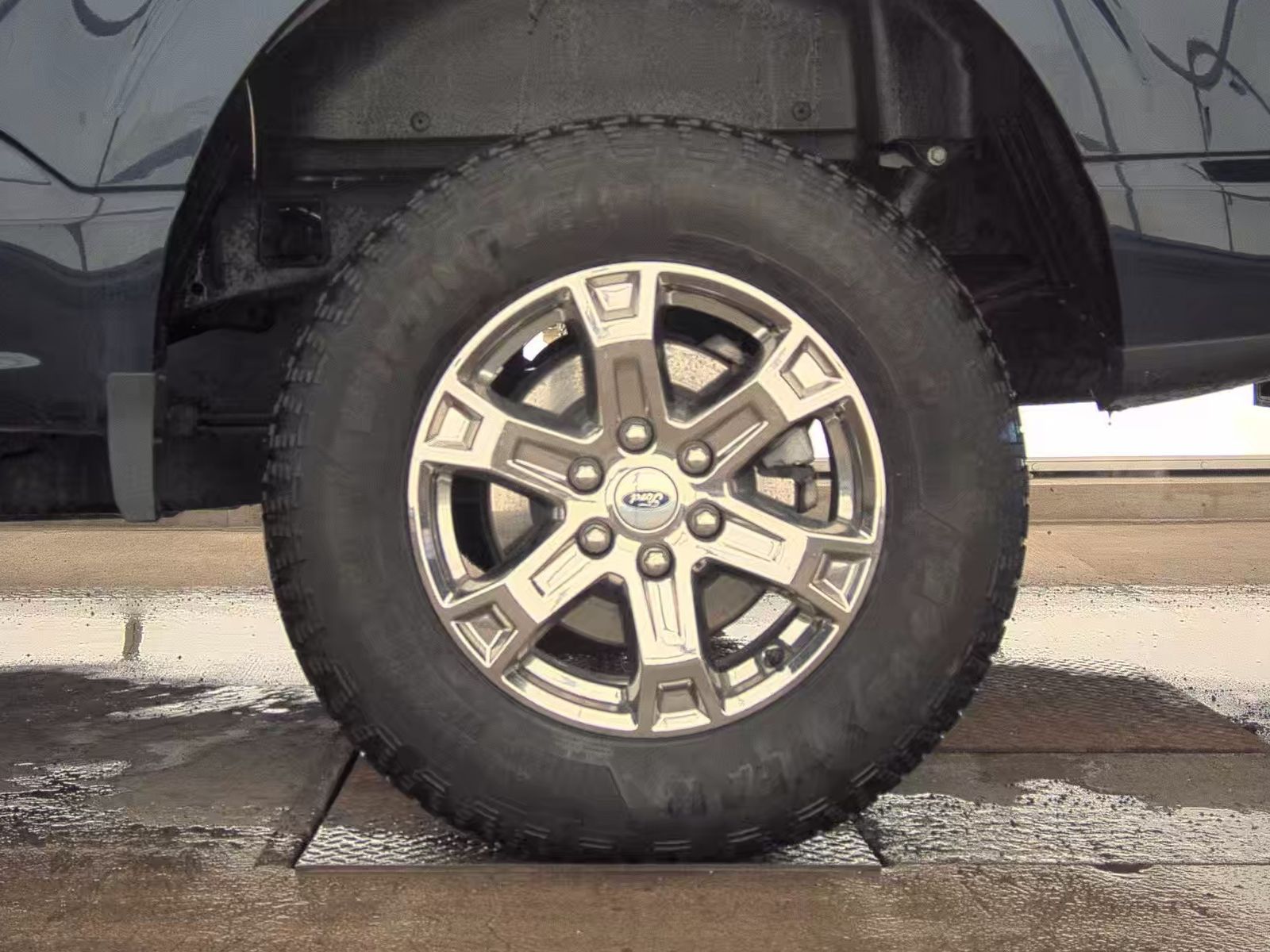 2022 Ford F-150 Hybrid Lariat AWD