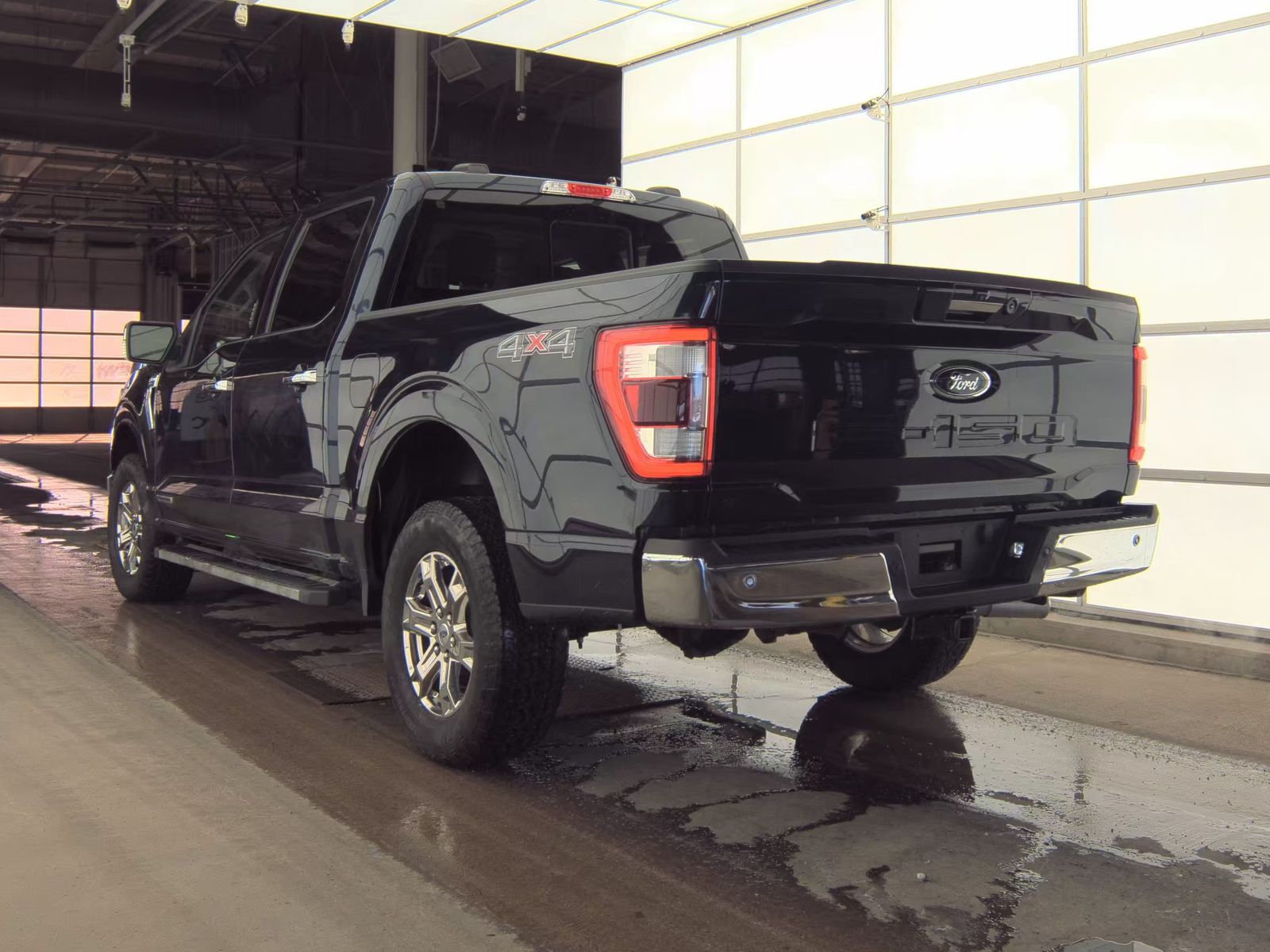 2022 Ford F-150 Hybrid Lariat AWD