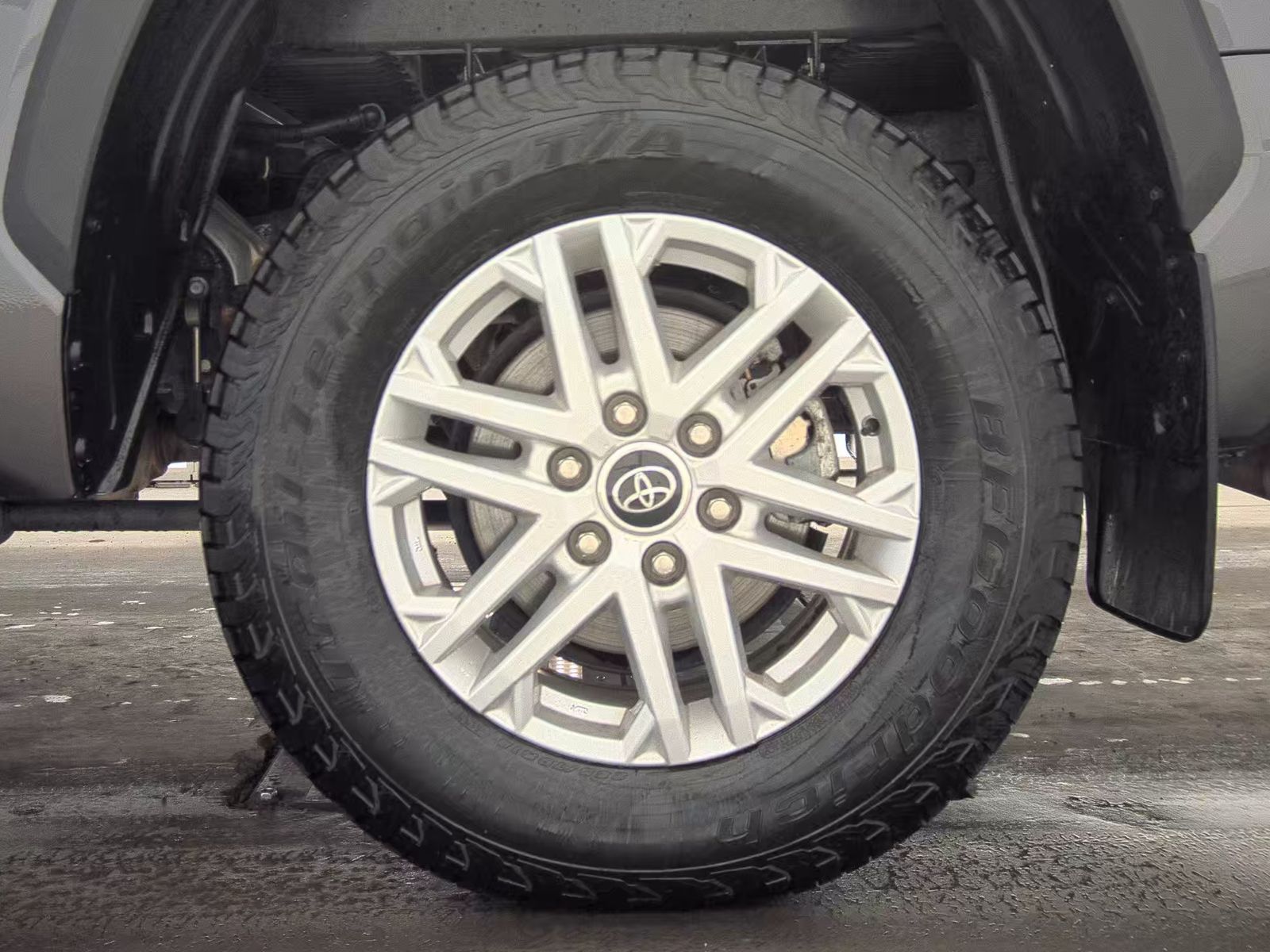 2023 Toyota Tundra SR5 AWD