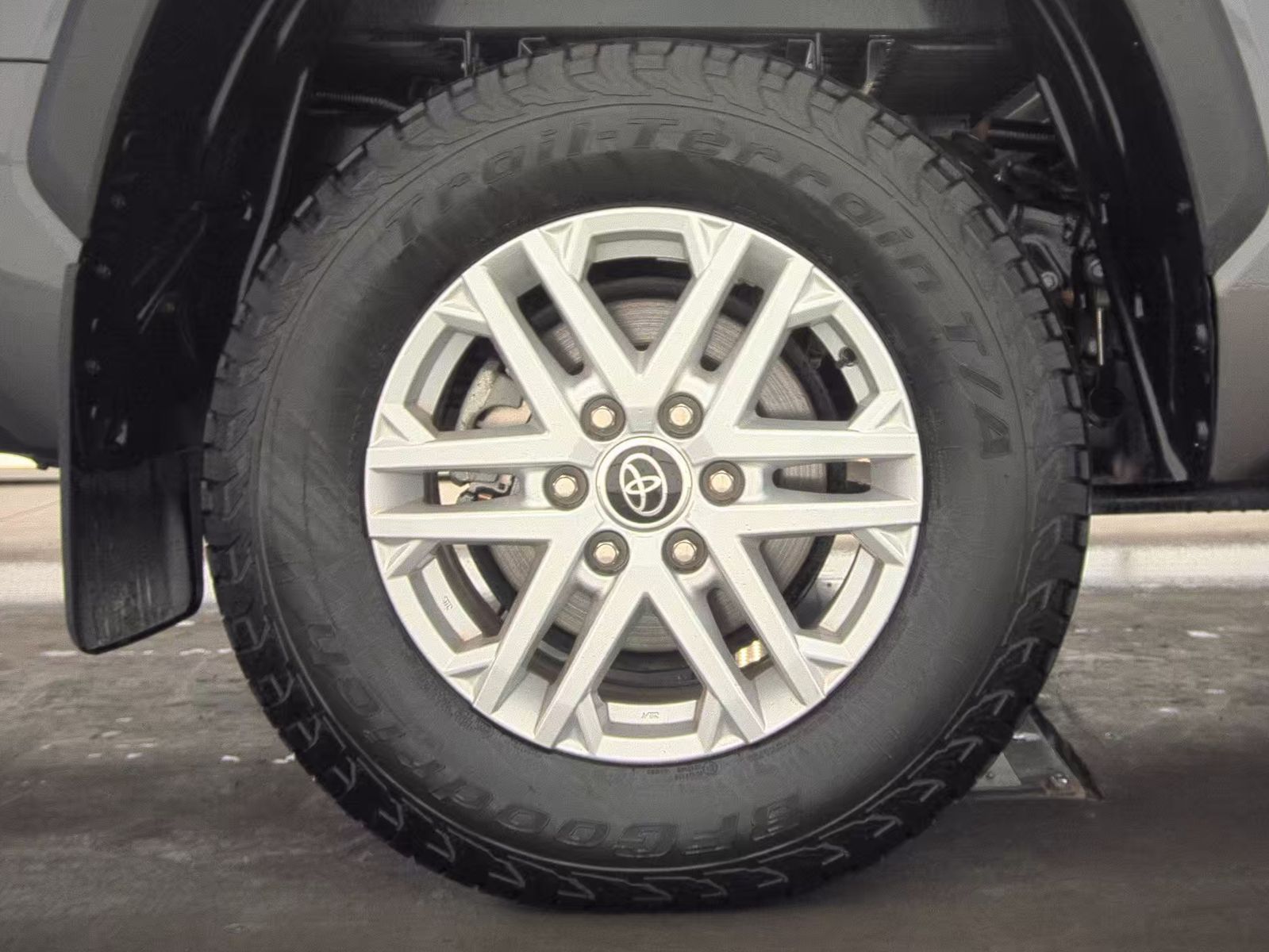 2023 Toyota Tundra SR5 AWD