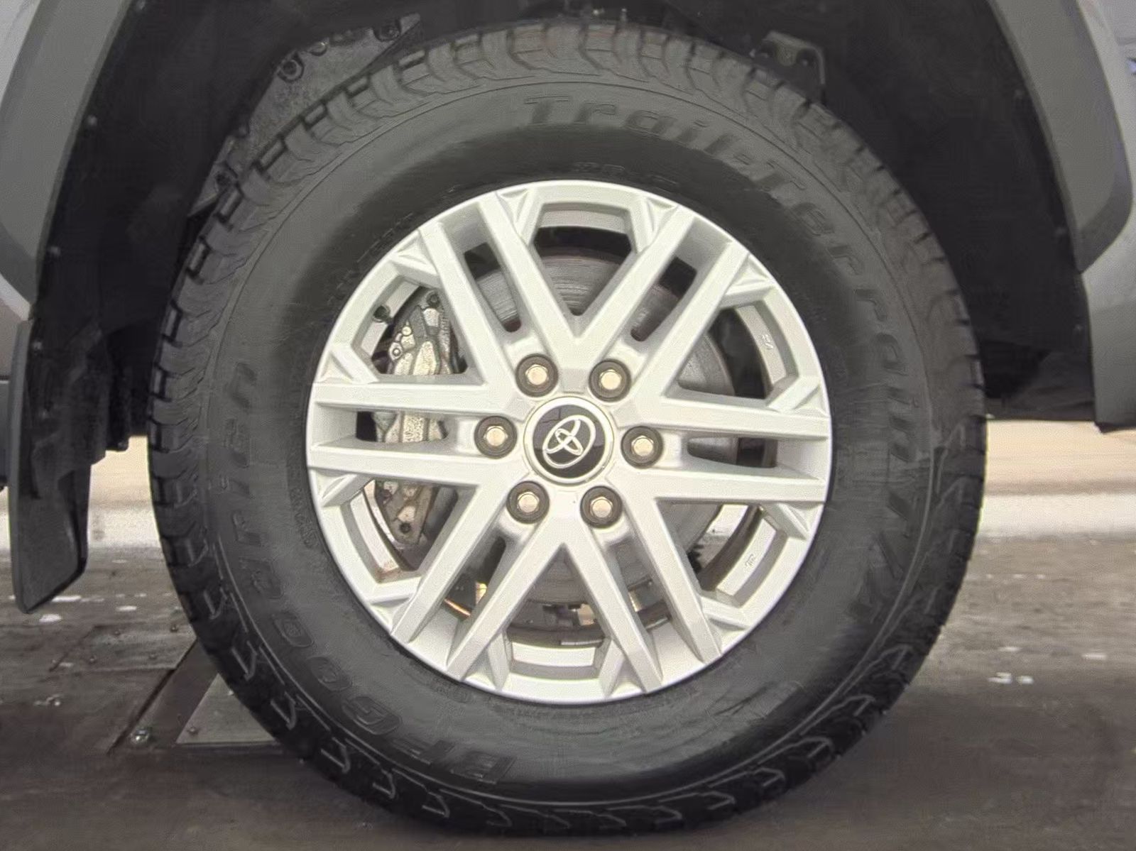 2023 Toyota Tundra SR5 AWD