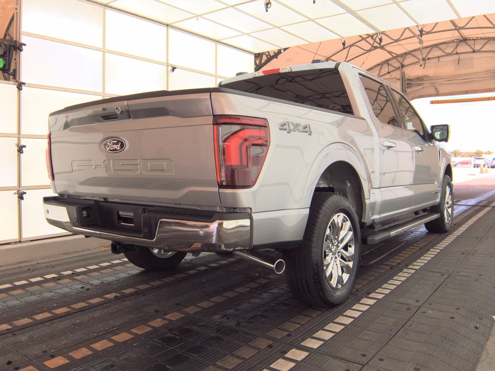 2025 Ford F-150 Hybrid Lariat AWD