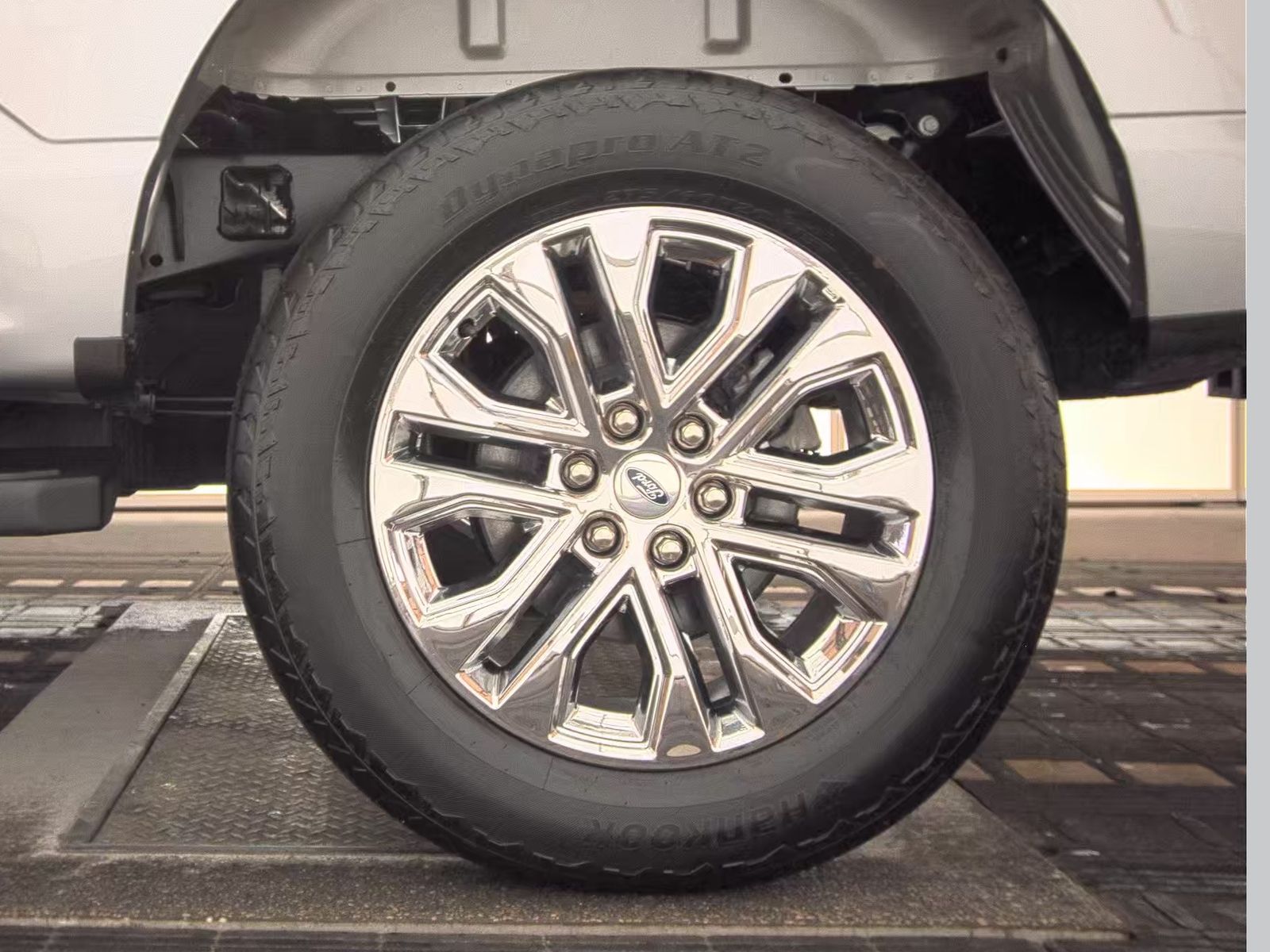 2025 Ford F-150 Hybrid Lariat AWD