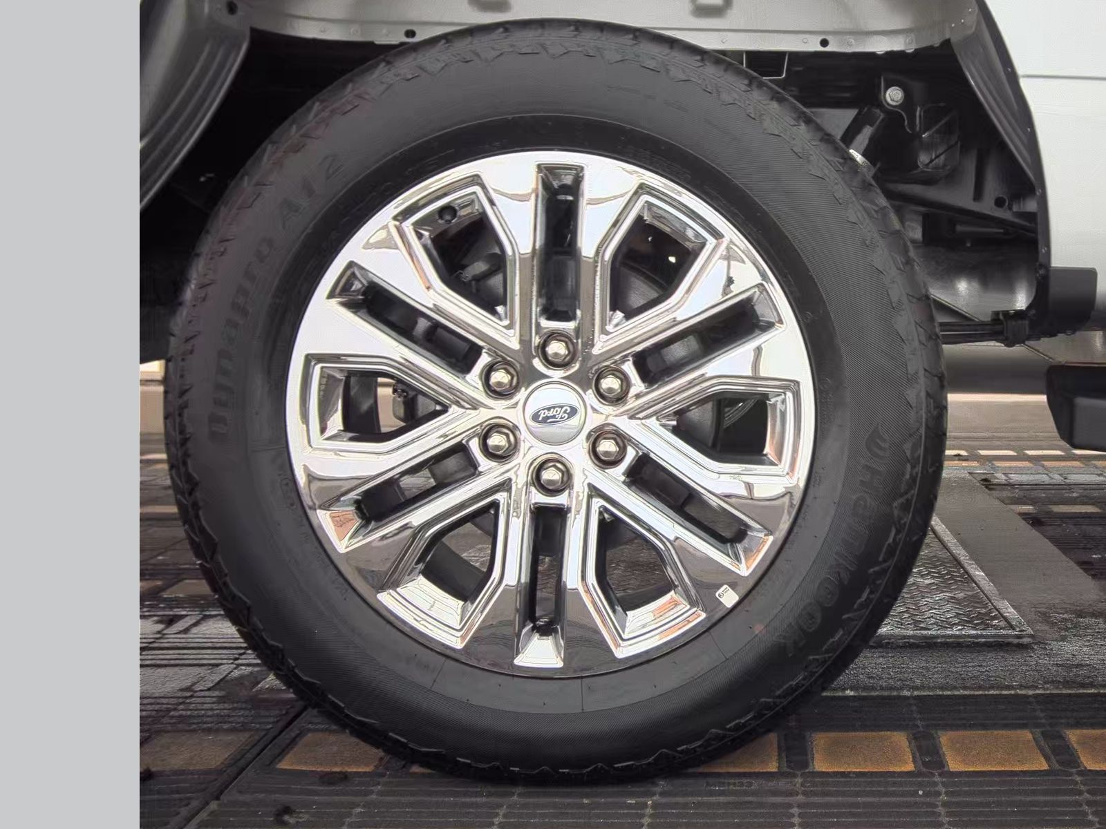 2025 Ford F-150 Hybrid Lariat AWD