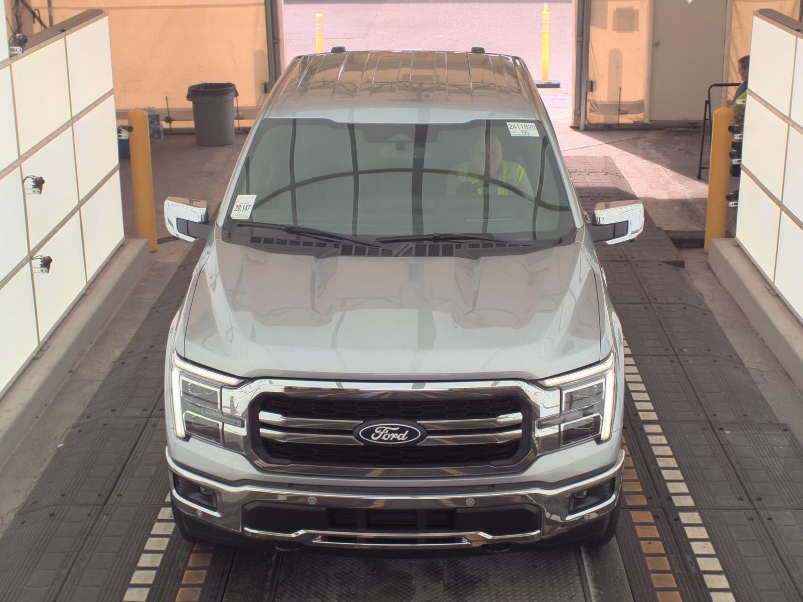 2025 Ford F-150 Hybrid Lariat AWD