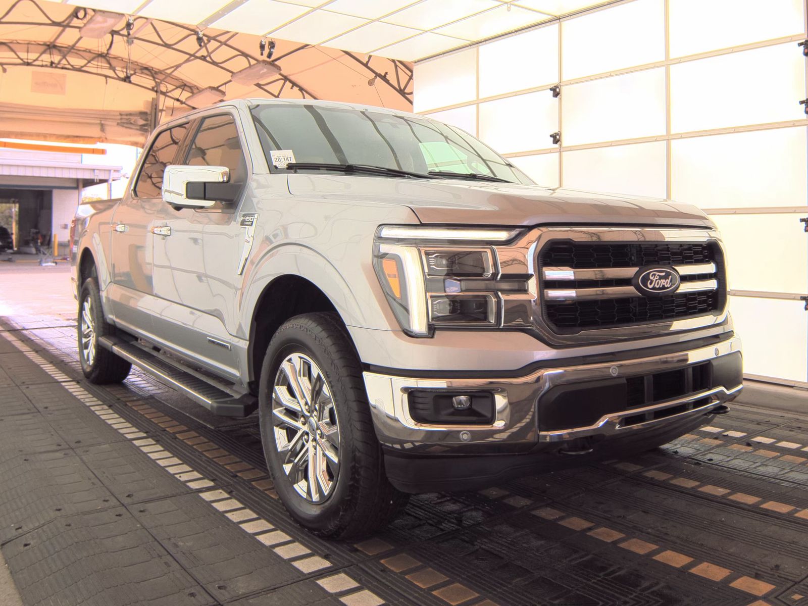 2025 Ford F-150 Hybrid Lariat AWD
