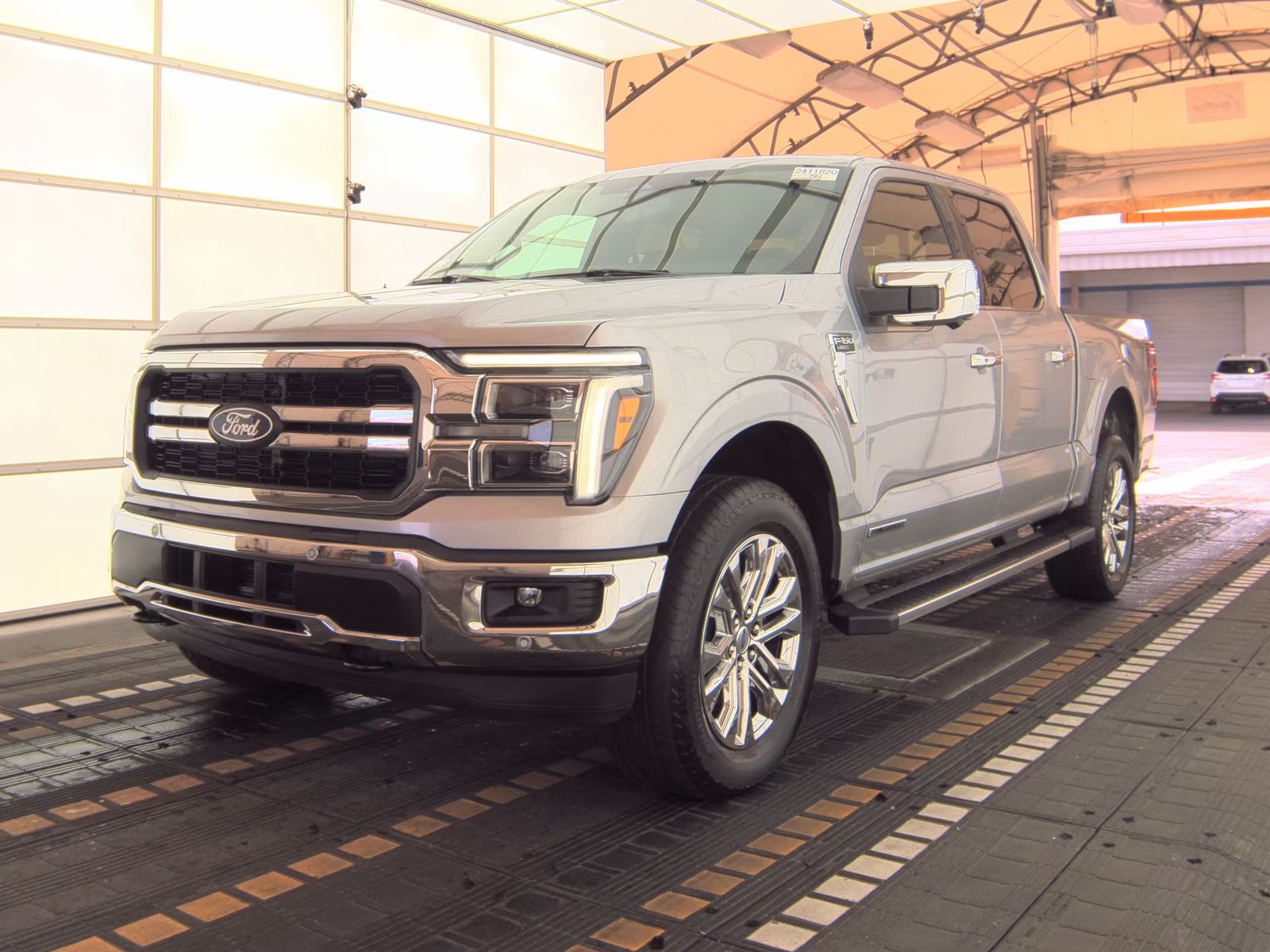 2025 Ford F-150 Hybrid Lariat AWD