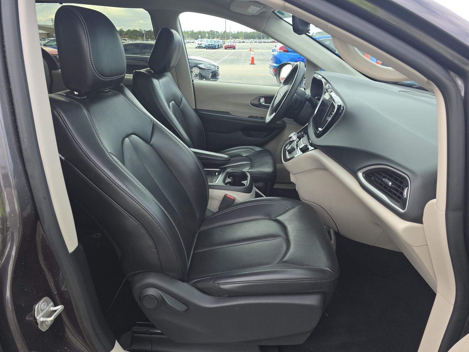 2023 Chrysler Pacifica Touring L FWD