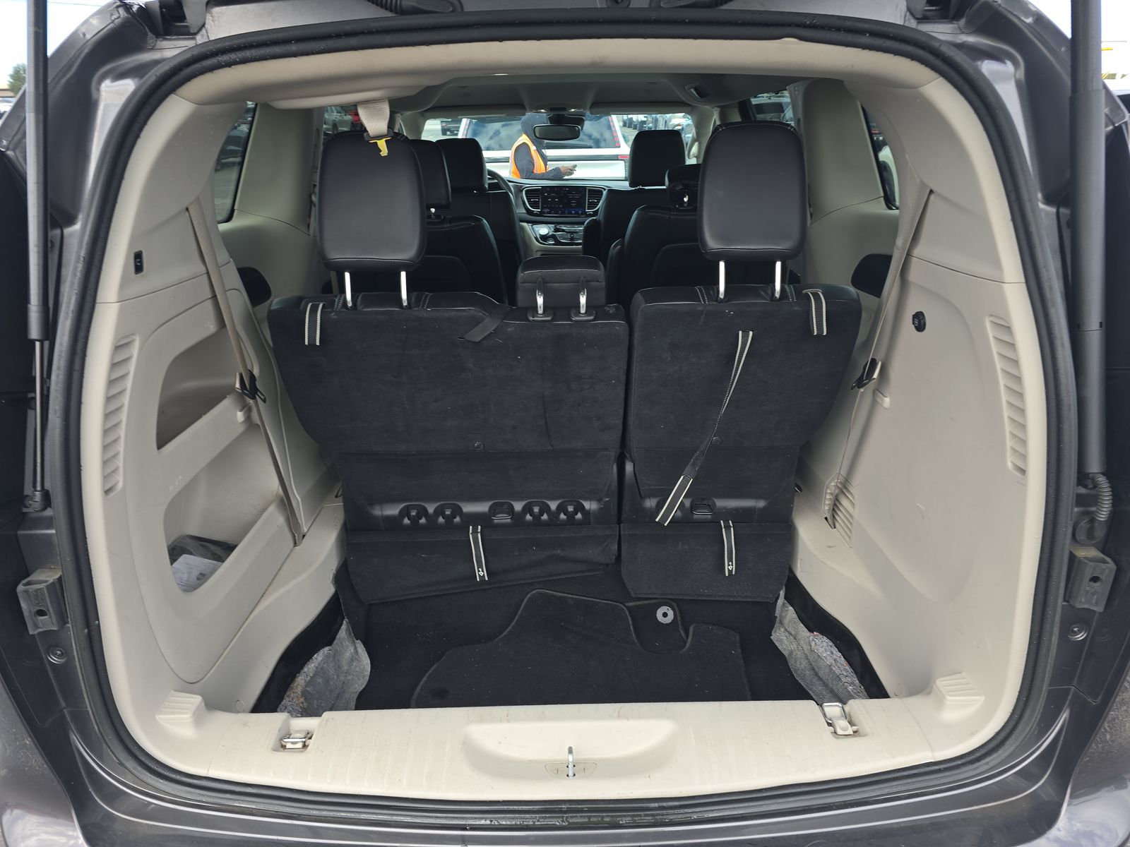 2023 Chrysler Pacifica Touring L FWD