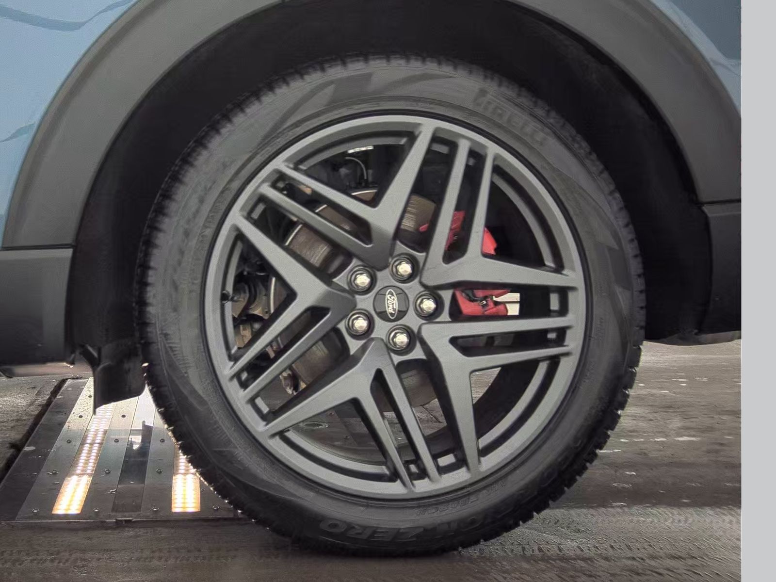 2025 Ford Explorer ST AWD