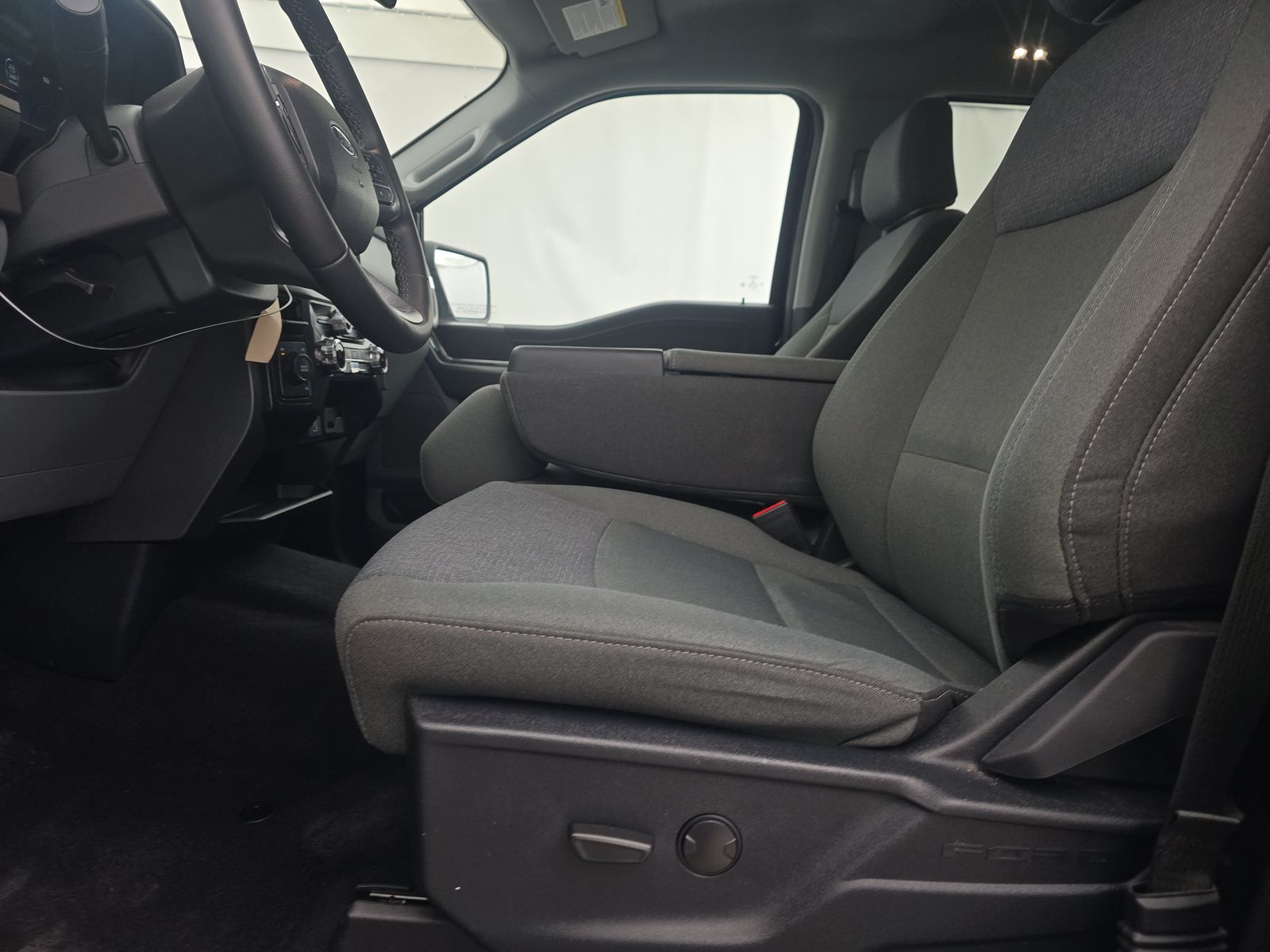 2025 Ford F-150 XLT AWD