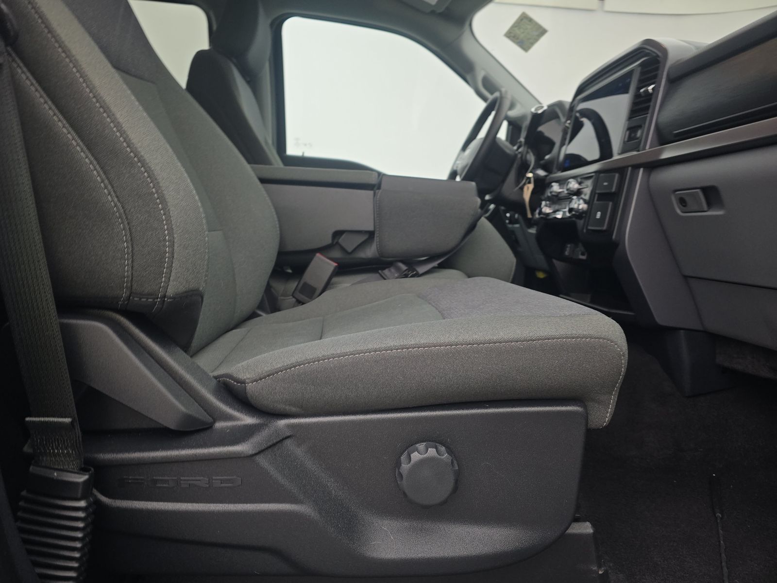 2025 Ford F-150 XLT AWD