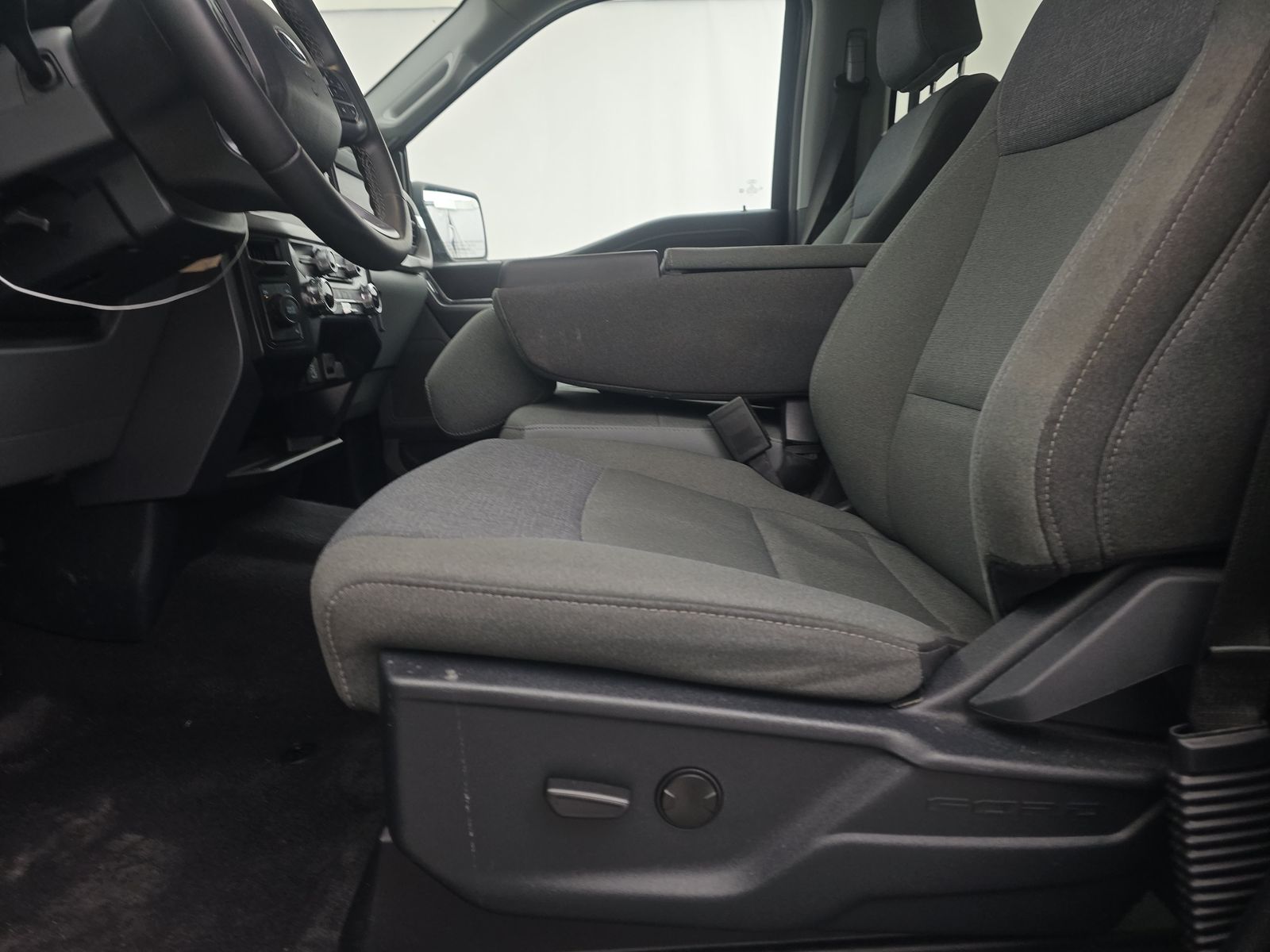 2025 Ford F-150 XLT AWD