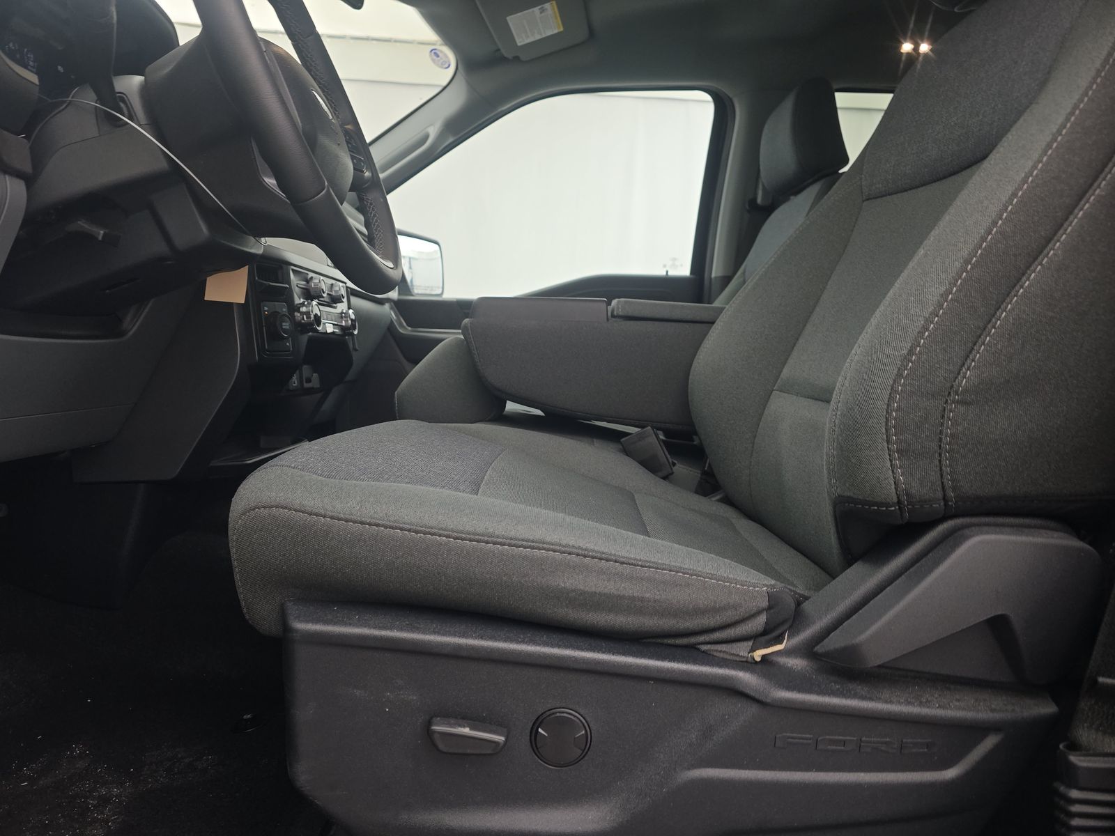 2025 Ford F-150 XLT AWD