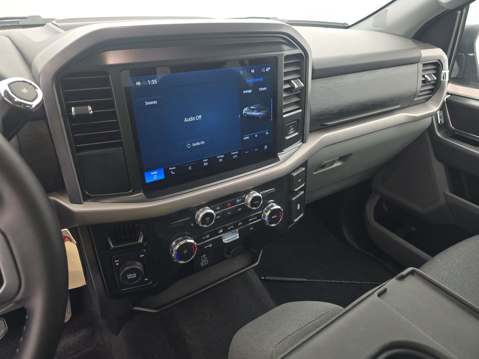 2025 Ford F-150 XLT AWD