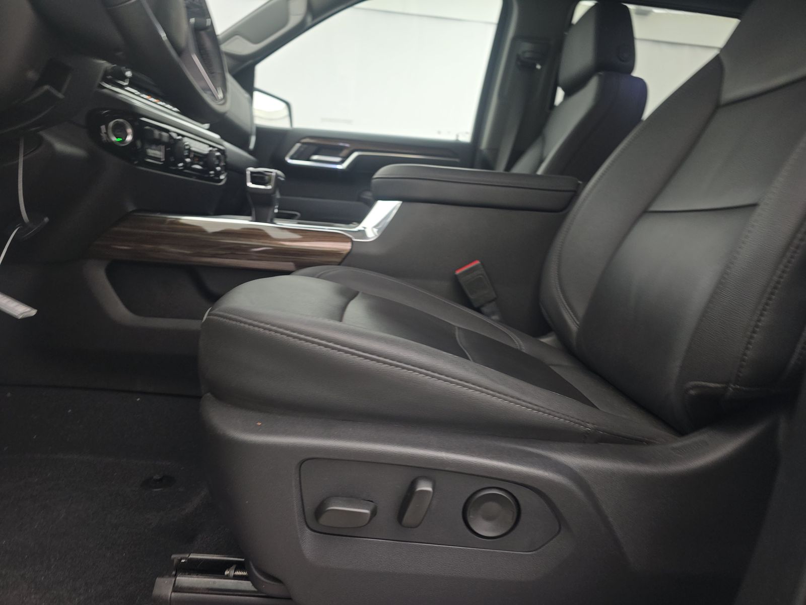 2025 Chevrolet Silverado 1500 RST AWD