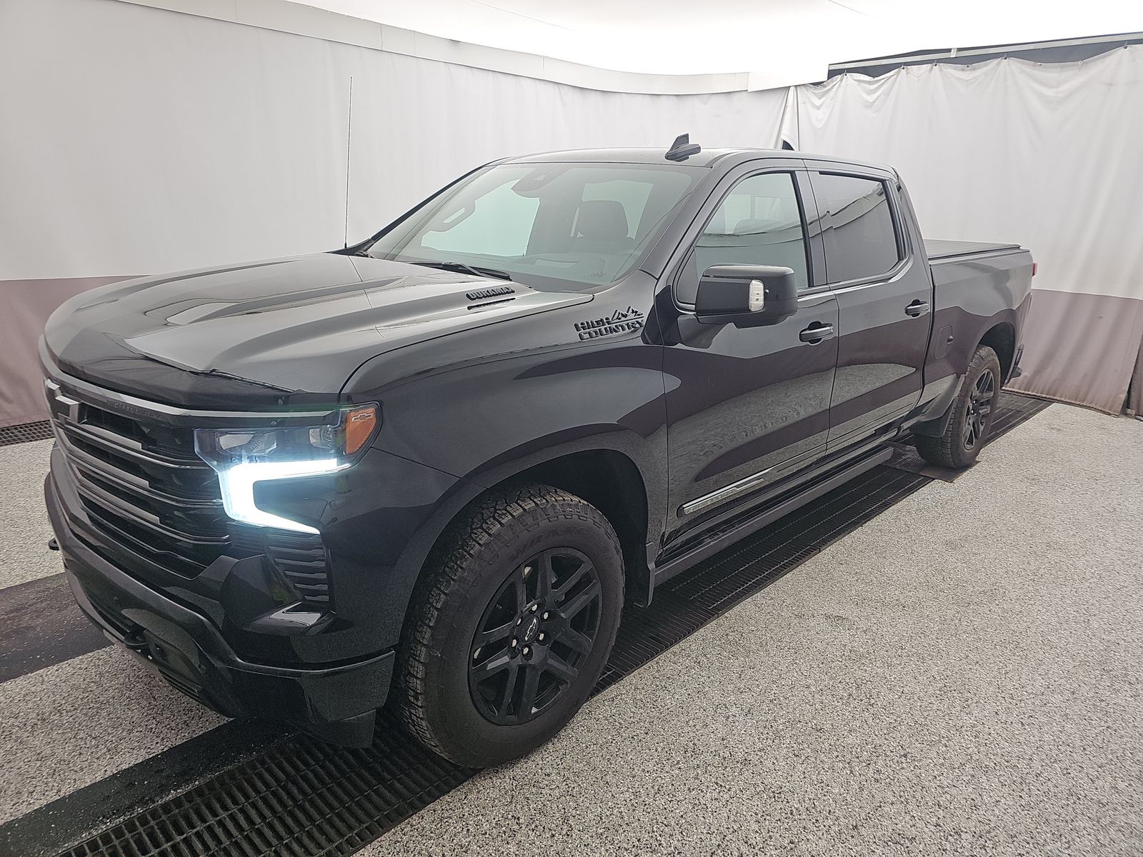 2025 Chevrolet Silverado 1500 High Country AWD
