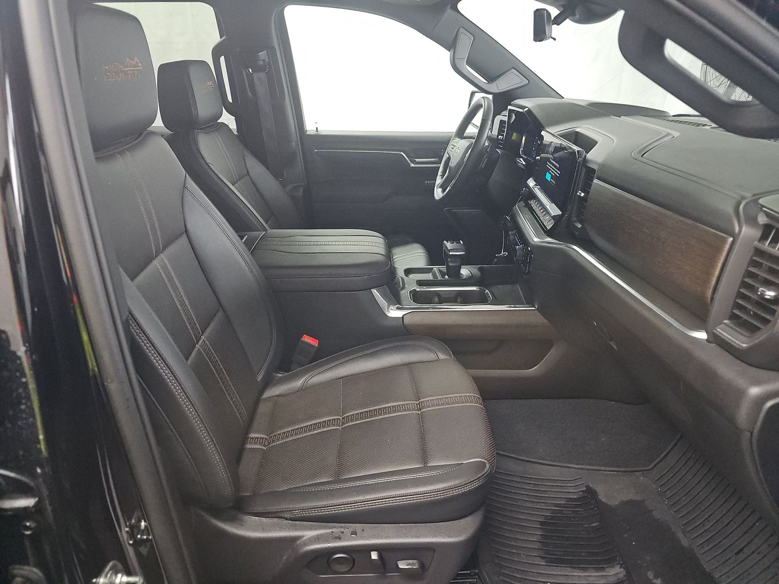 2025 Chevrolet Silverado 1500 High Country AWD