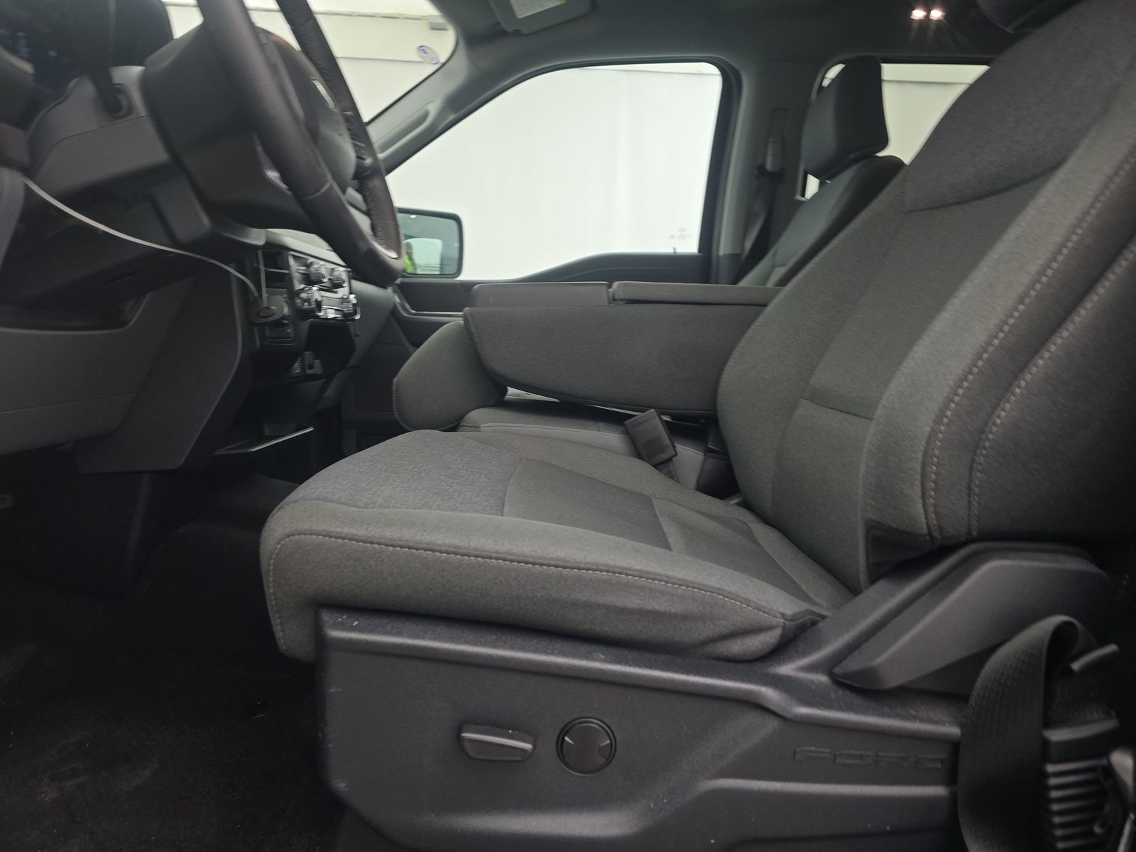 2025 Ford F-150 XLT AWD