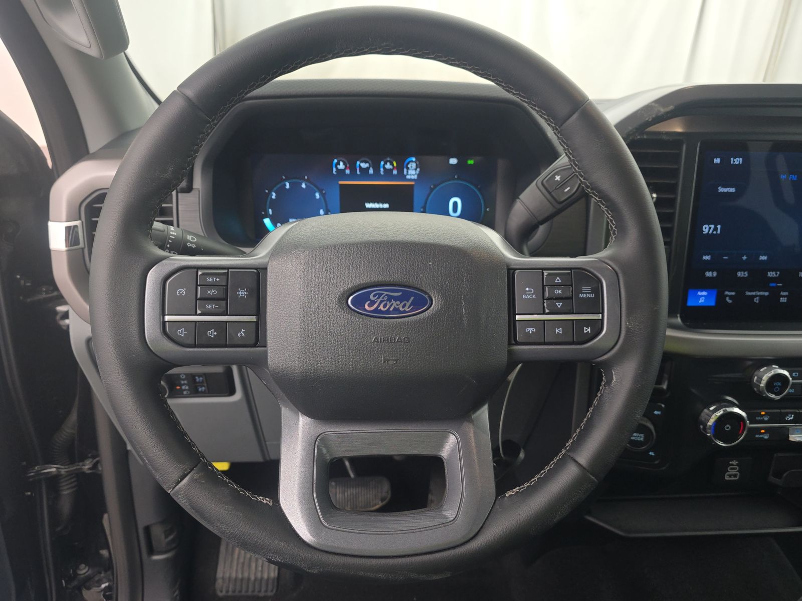 2025 Ford F-150 XLT AWD